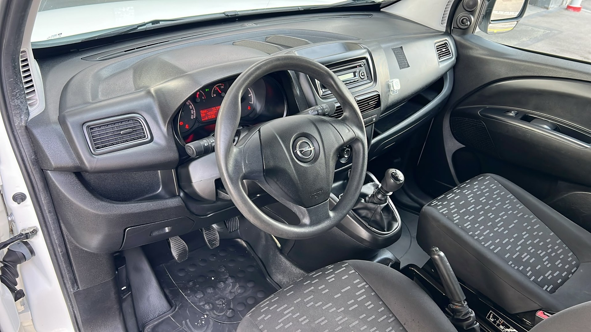 OPEL Combo 1.4 CNG Turbo ecoFLEX 2.4 L2H1-image-8