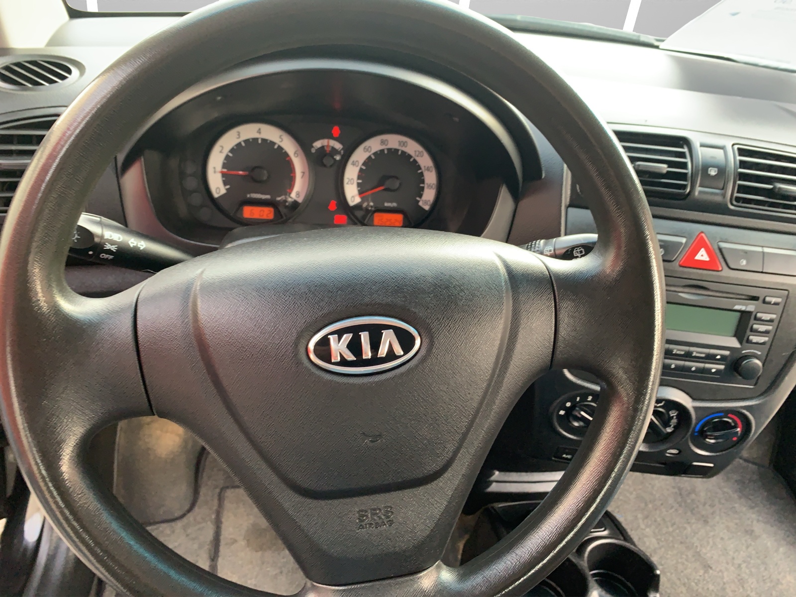 KIA Picanto 1.1 Classic-image-9