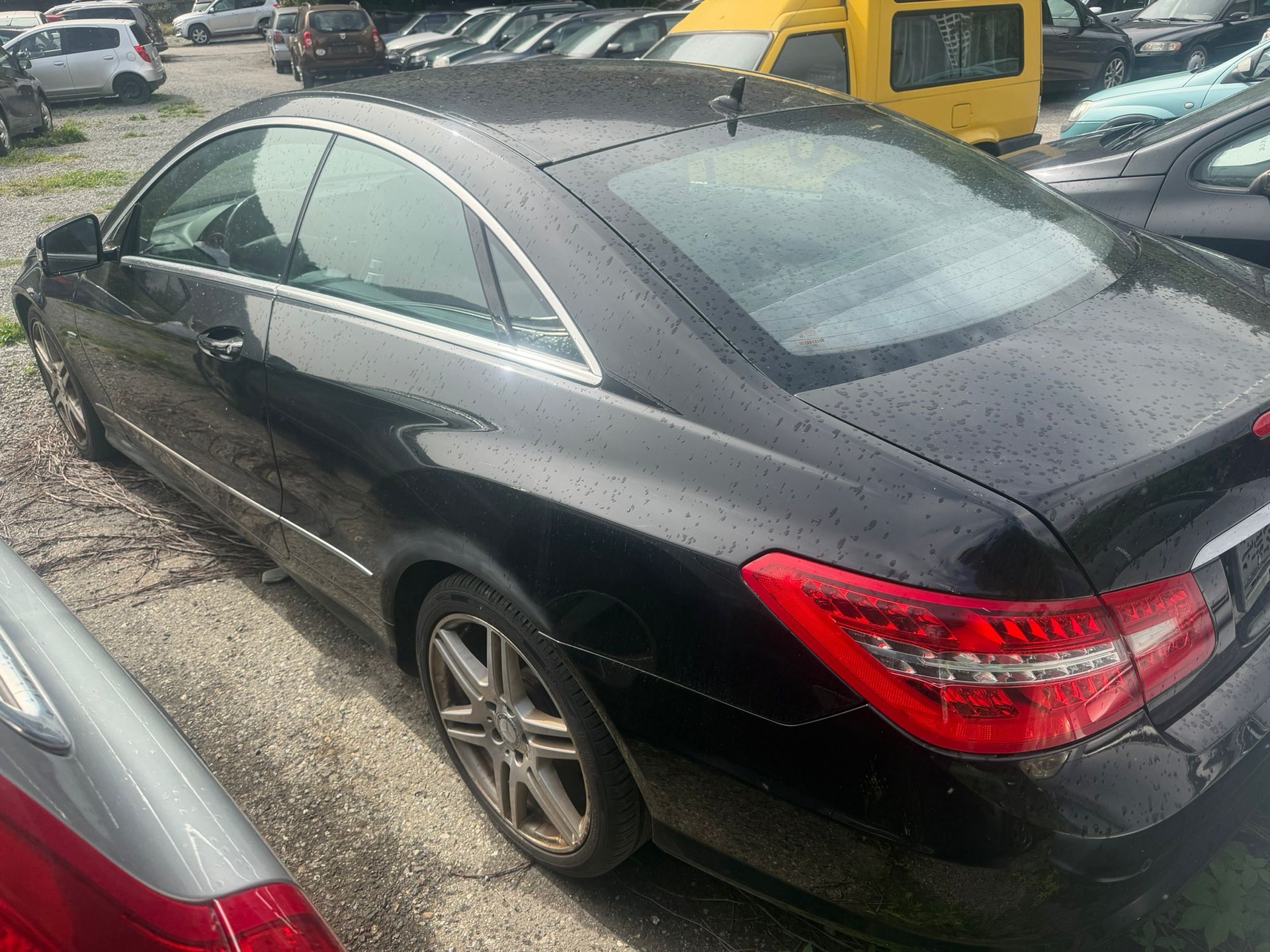 MERCEDES-BENZ E 200 CGI BlueEfficiency Automatic-image-9