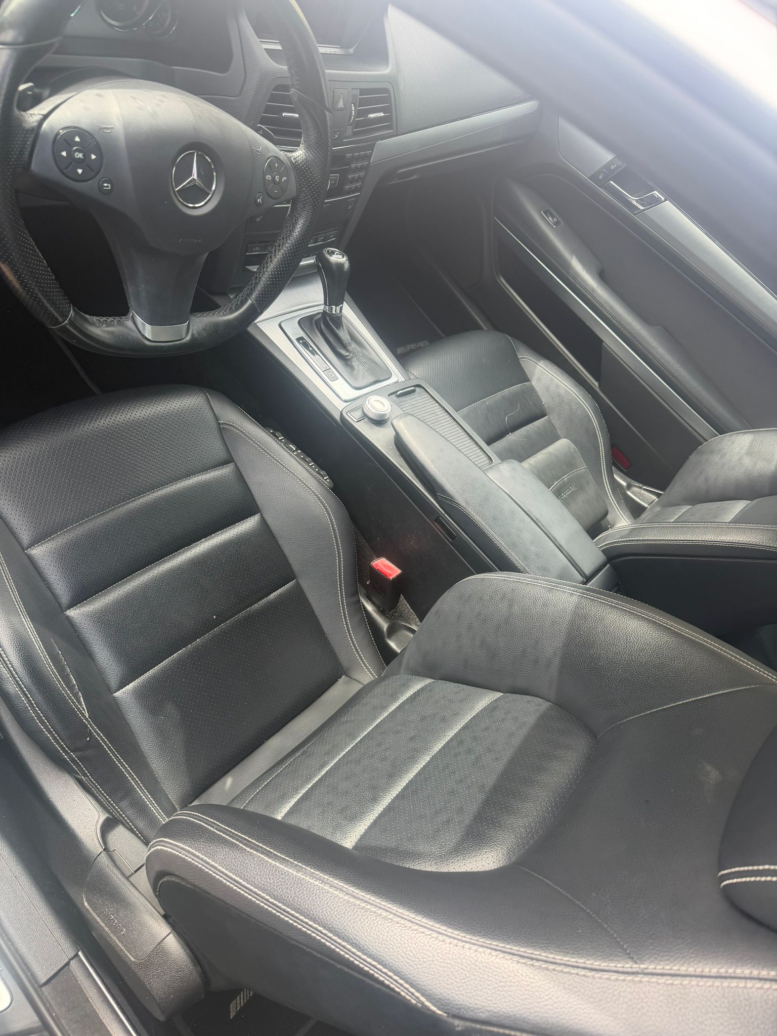 MERCEDES-BENZ E 200 CGI BlueEfficiency Automatic-image-10
