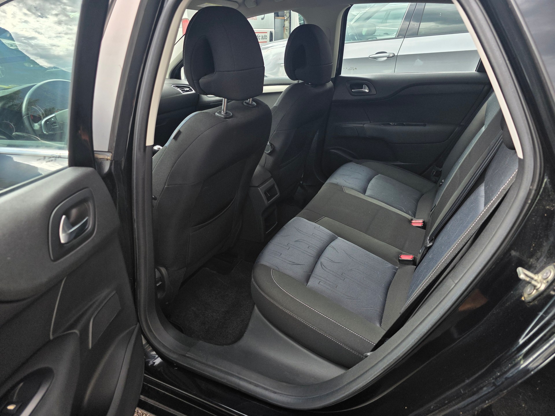 CITROEN C4 Berline 1.2 THP Exclusive-image-9