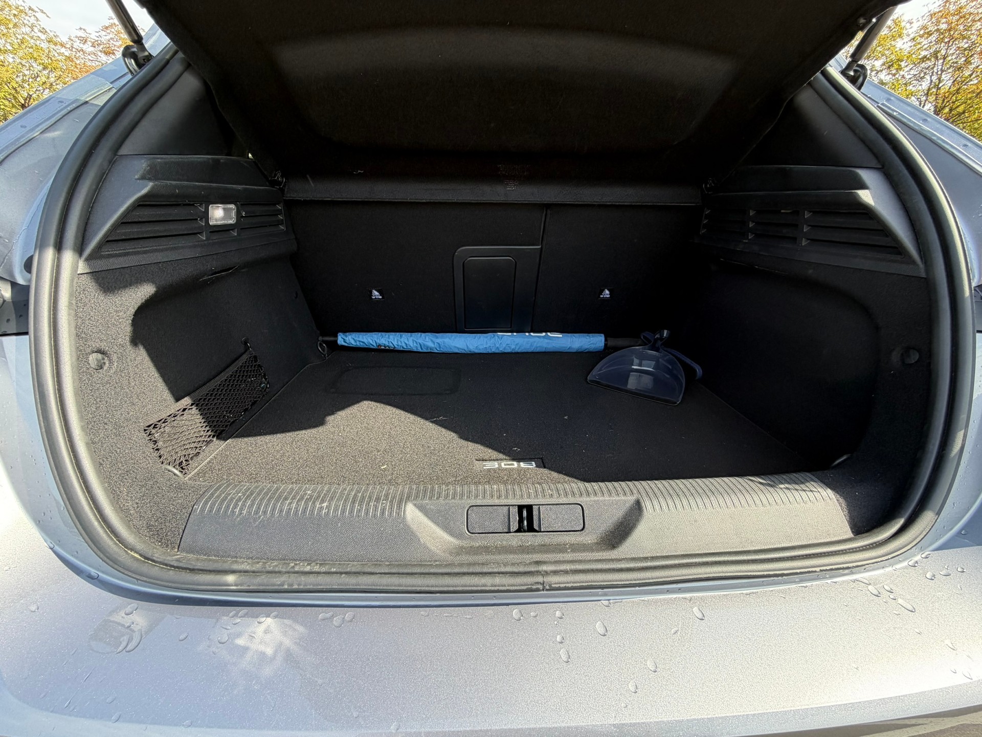 PEUGEOT 1.6 PHEV 180 Allure-image-1