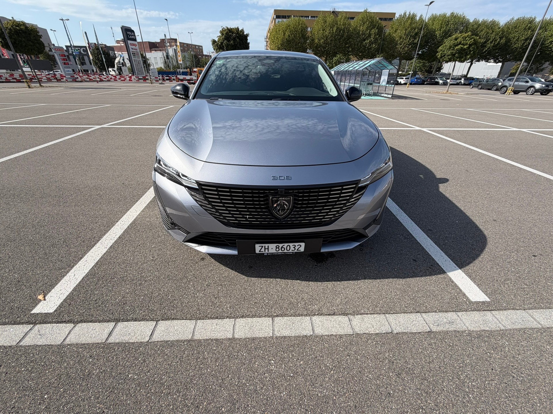 PEUGEOT 1.6 PHEV 180 Allure-image-3