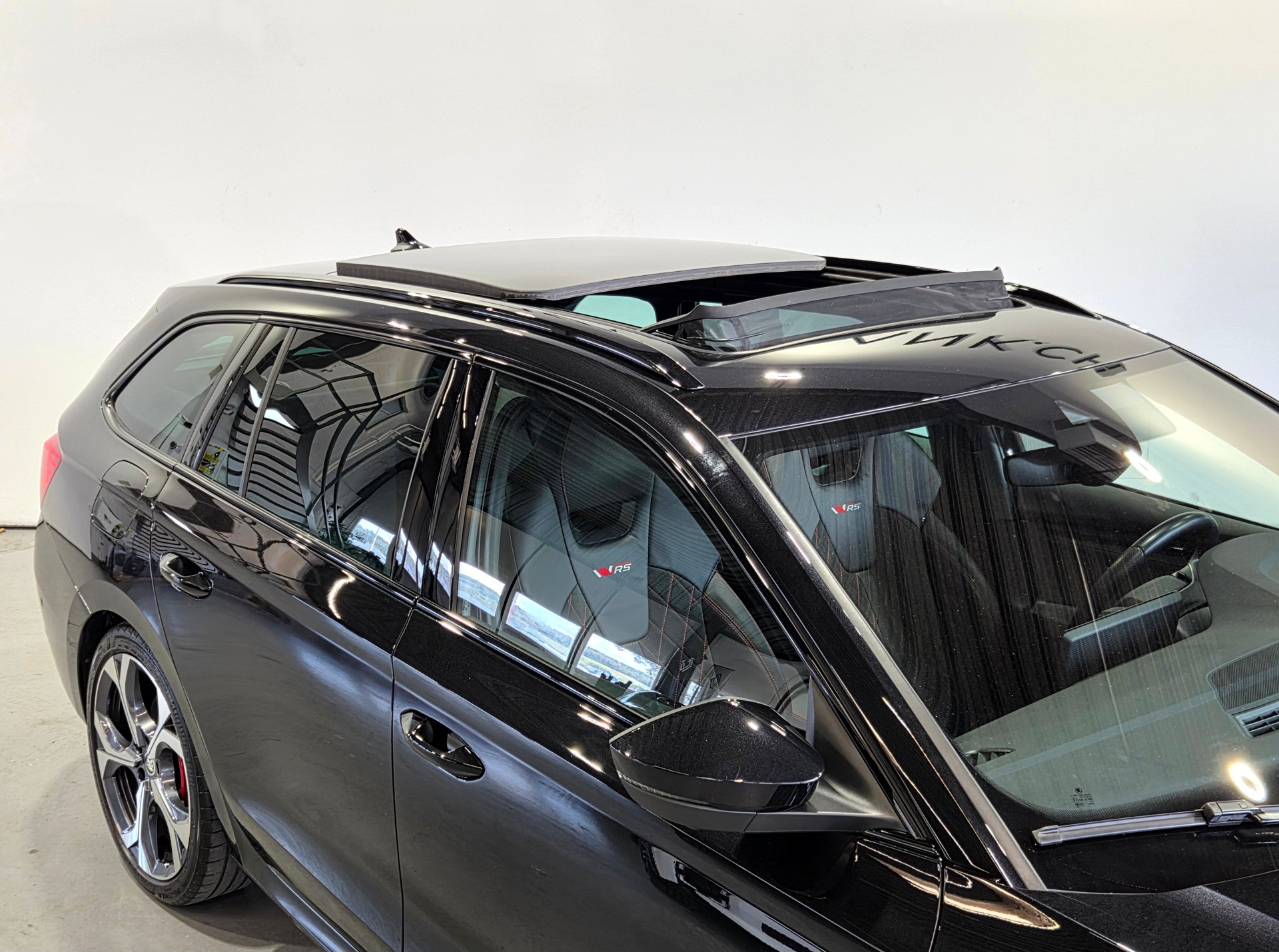 SKODA Octavia Combi 2.0 TSI RS DSG-image-9