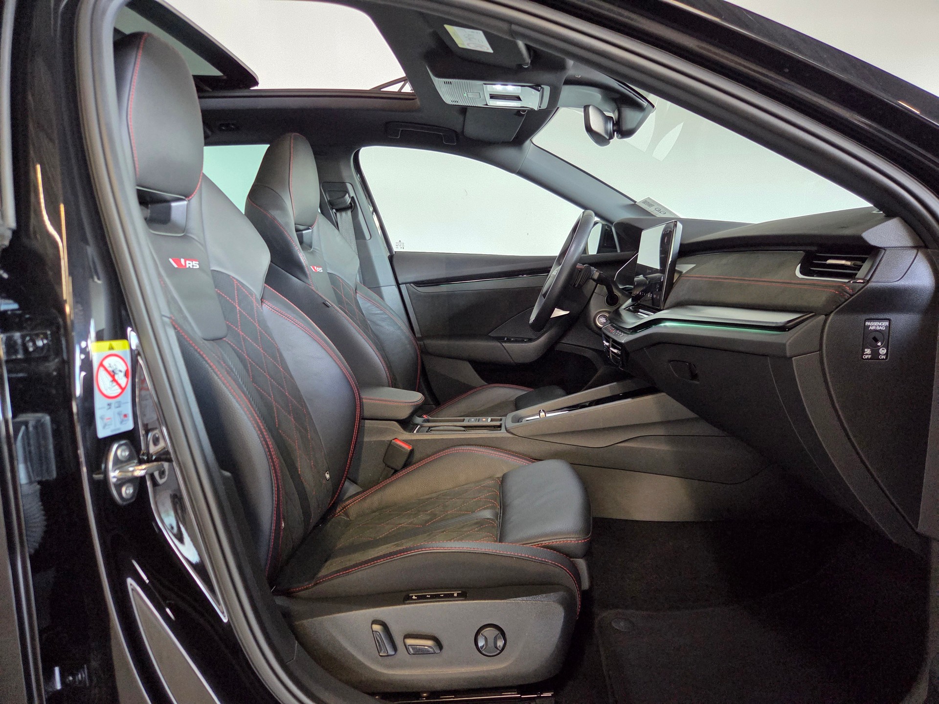 SKODA Octavia Combi 2.0 TSI RS DSG-image-14