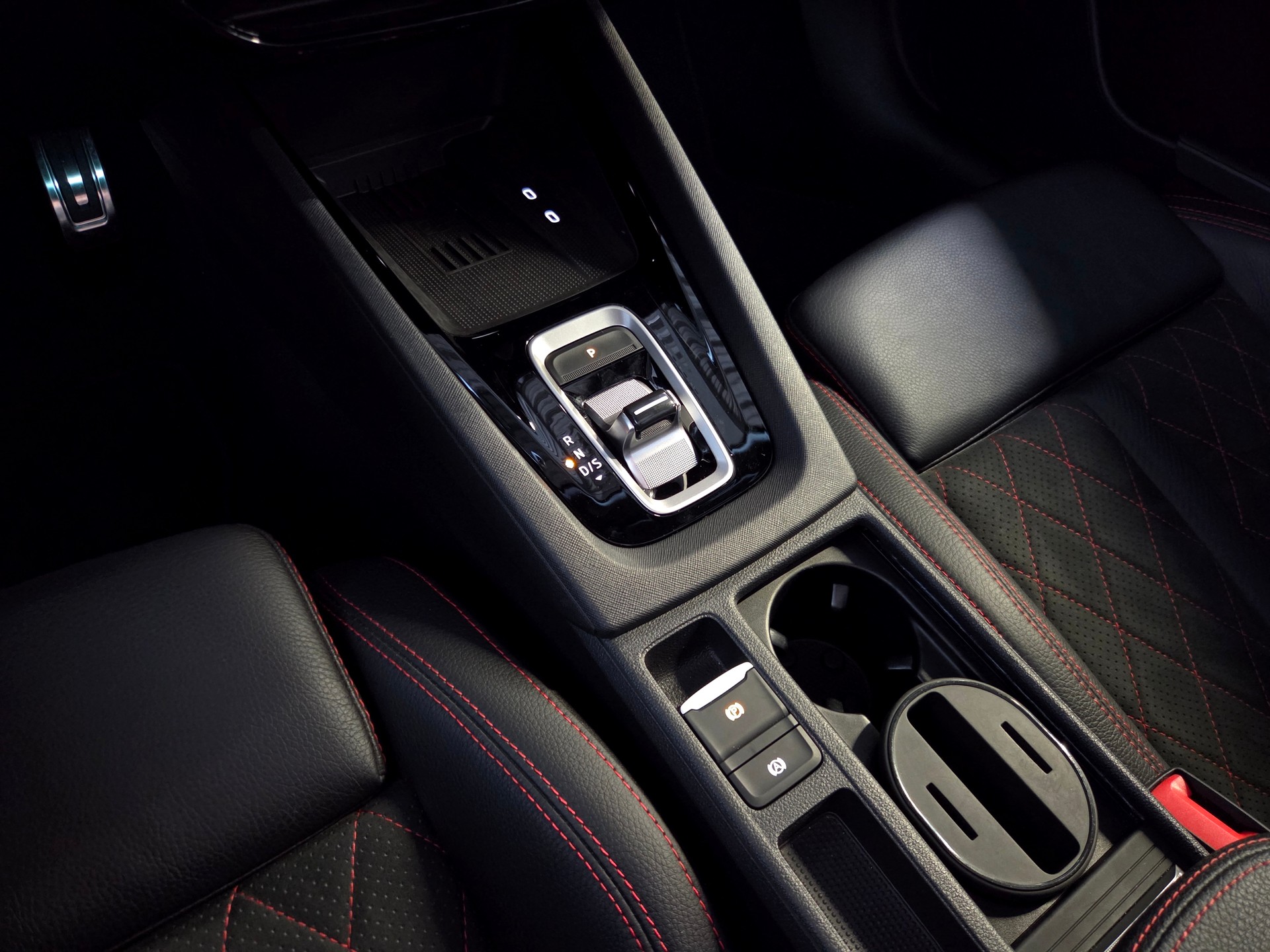 SKODA Octavia Combi 2.0 TSI RS DSG-image-13