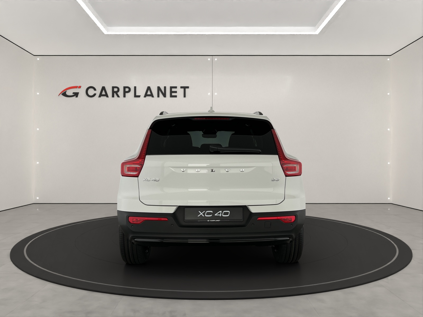 VOLVO XC40 2.0 B3 MH Plus Dark-image-4