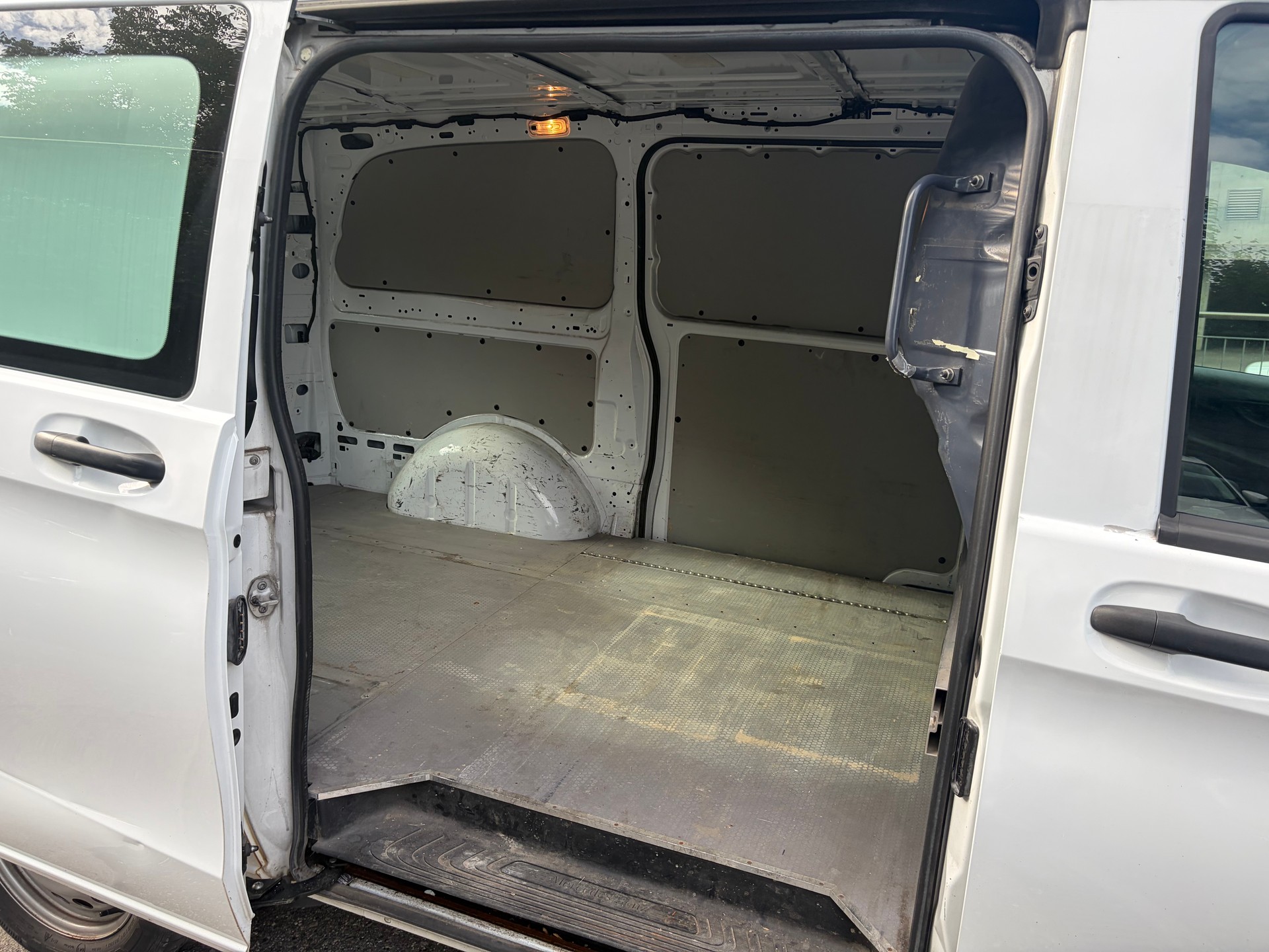 MERCEDES-BENZ Vito 116 CDI Lang 4Matic 7G-Tronic-image-14
