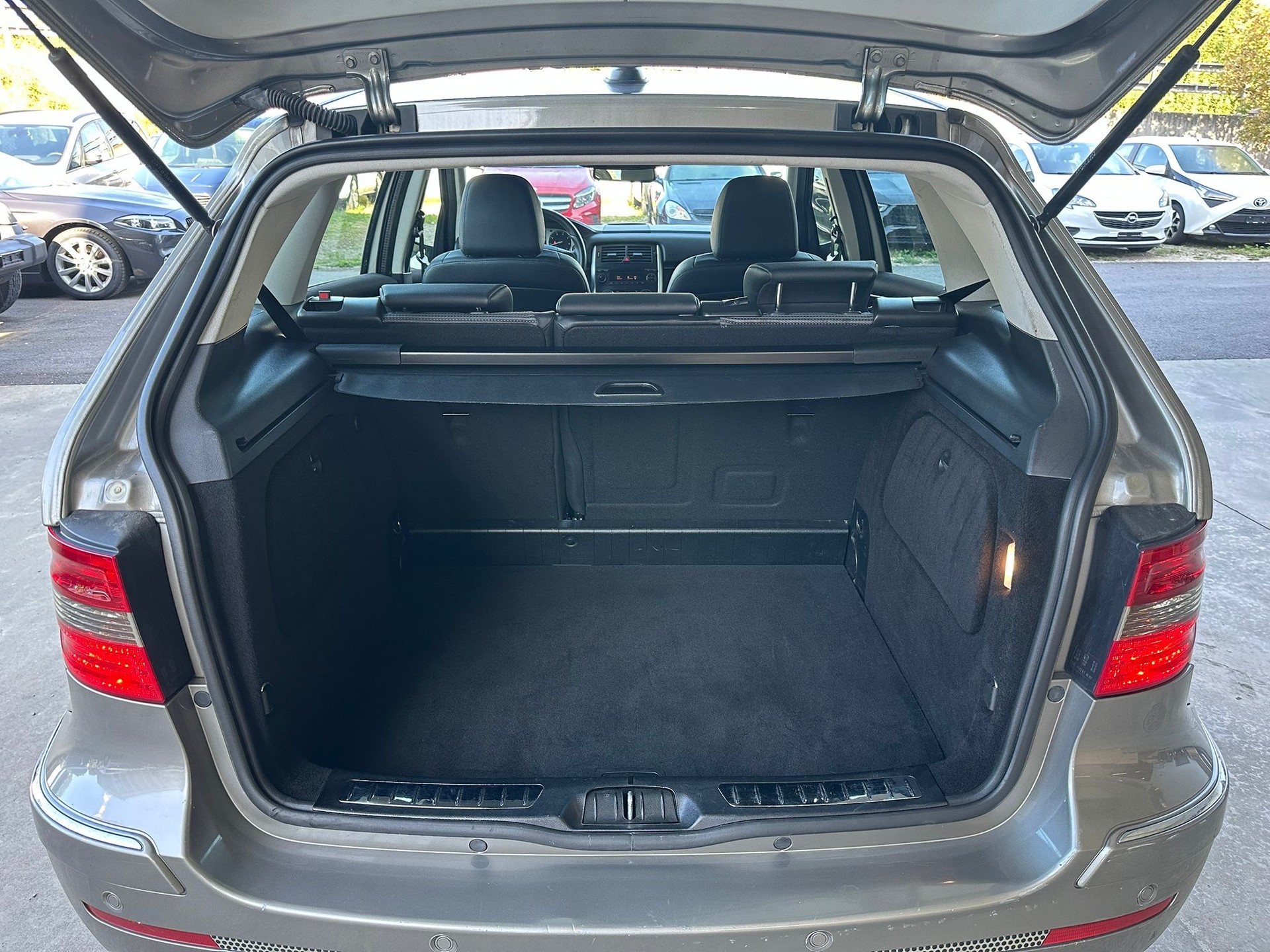 MERCEDES-BENZ A 200 Elégance Autotronic-image-5