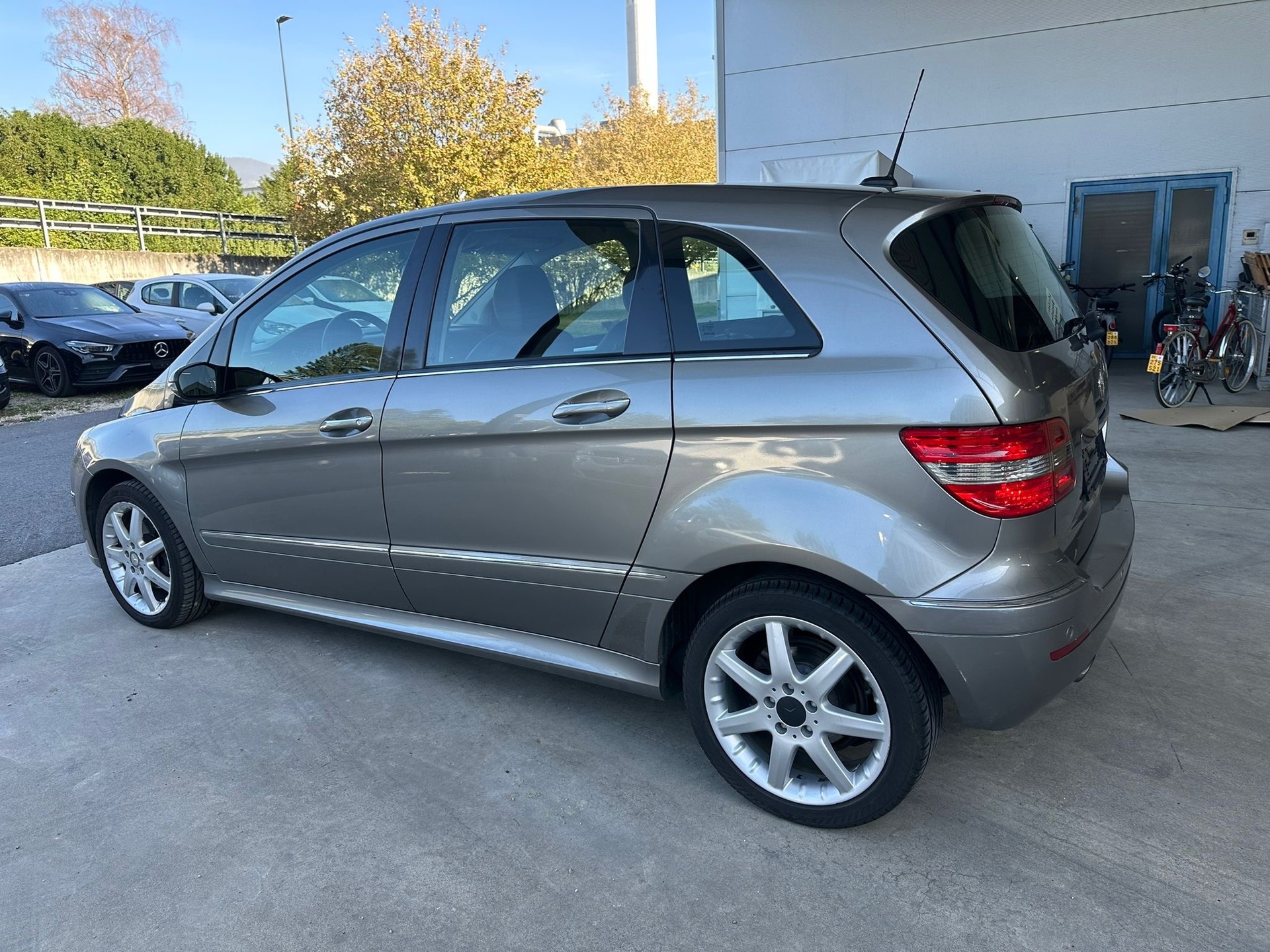 MERCEDES-BENZ A 200 Elégance Autotronic-image-2