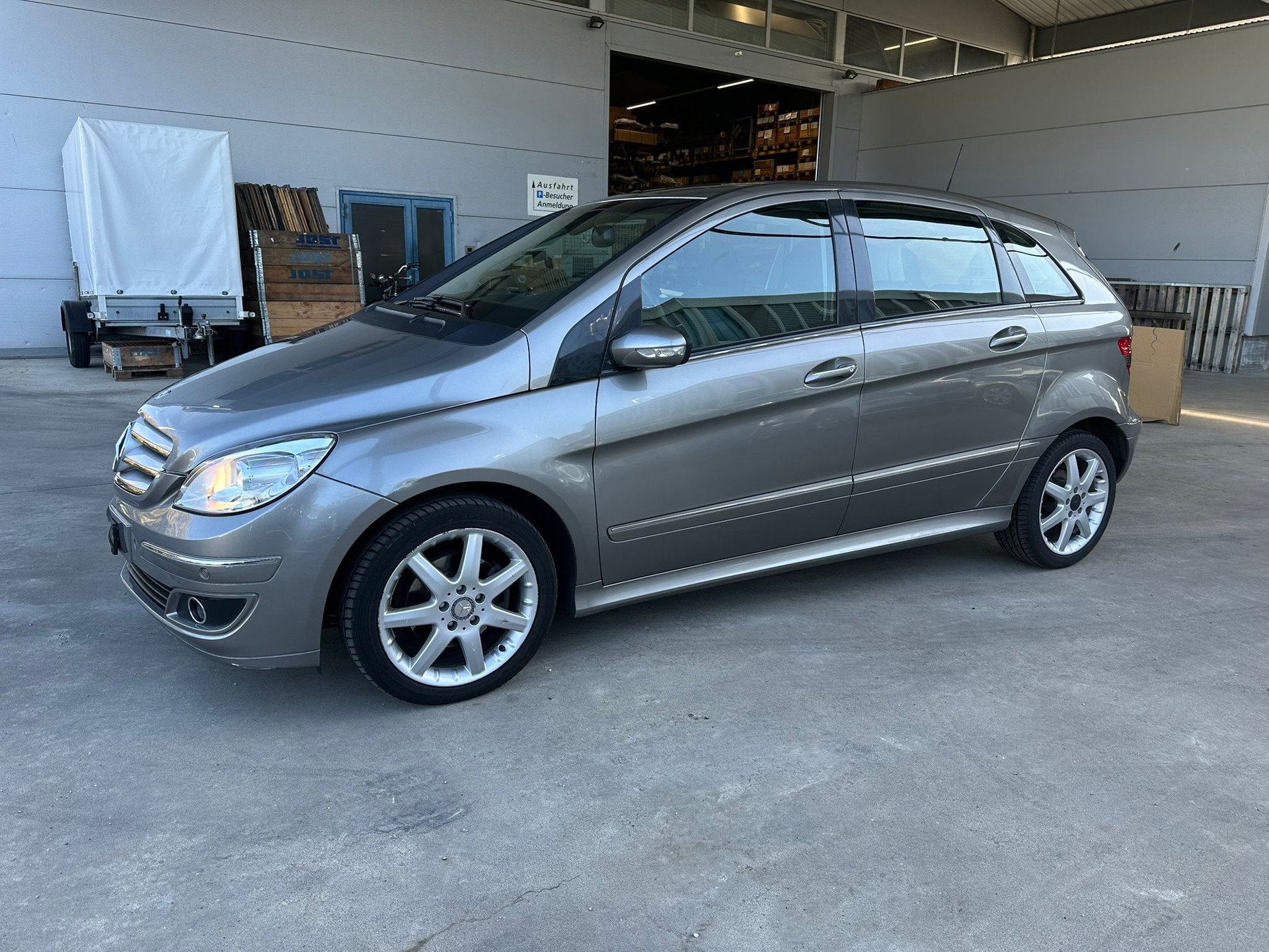 MERCEDES-BENZ A 200 Elégance Autotronic-image-1