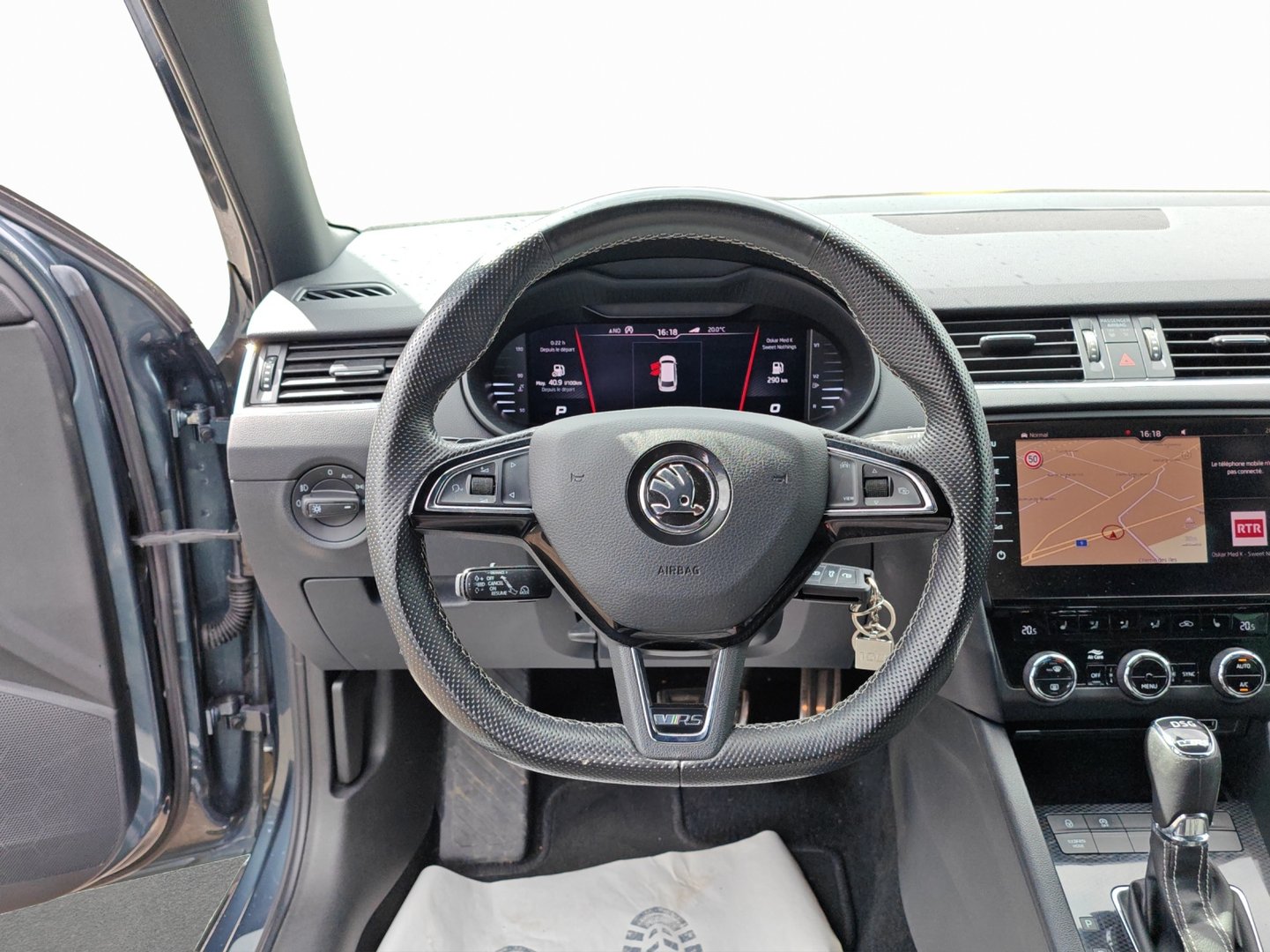SKODA Octavia Combi 2.0 TDI RS 4x4 DSG – 184 ch – LED, 2 jeux de roues [Expertisé + Garantie 12 mois]-image-10