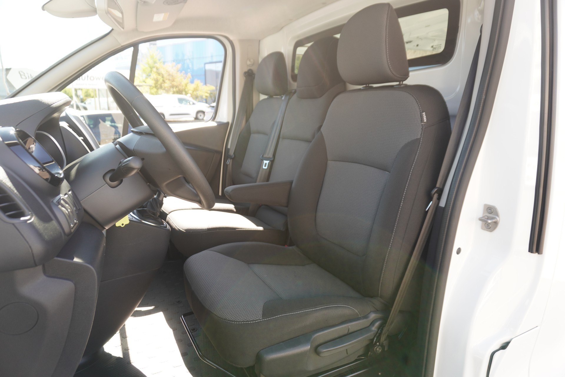 RENAULT Trafic 2.0 Energy dCi 120 3.0t Business L1H1-image-22