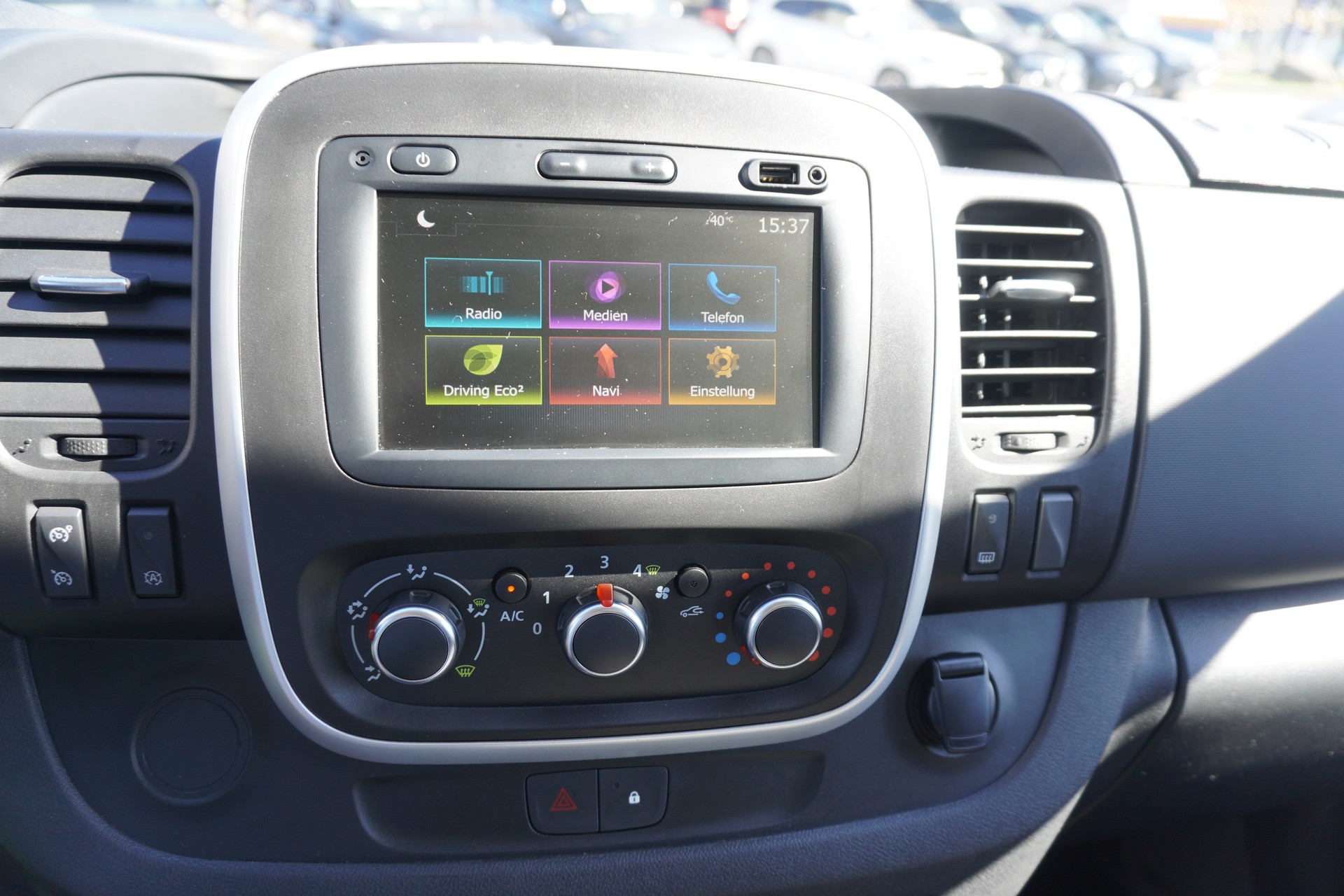 RENAULT Trafic 2.0 Energy dCi 120 3.0t Business L1H1-image-23
