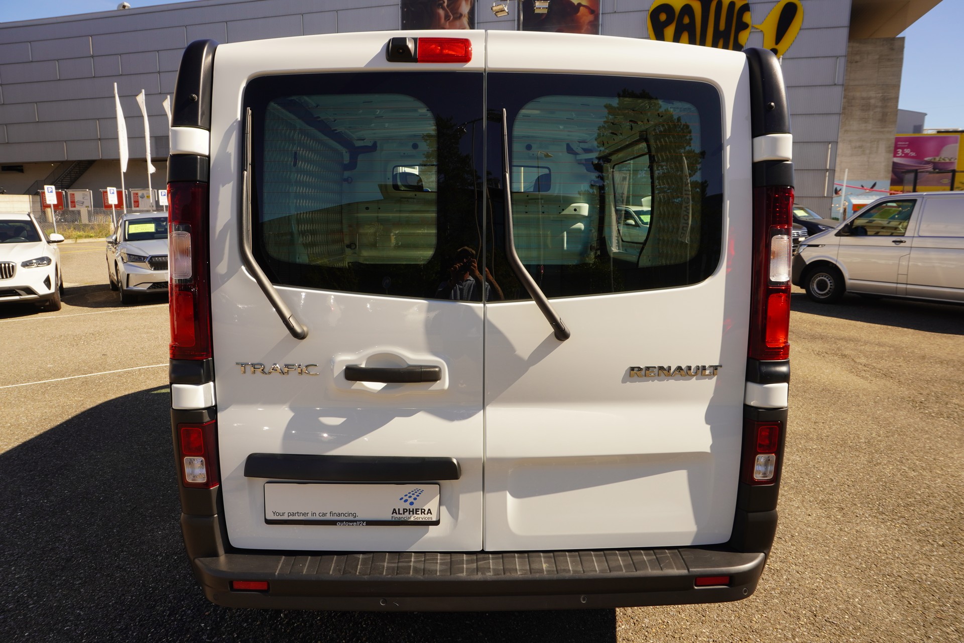 RENAULT Trafic 2.0 Energy dCi 120 3.0t Business L1H1-image-12