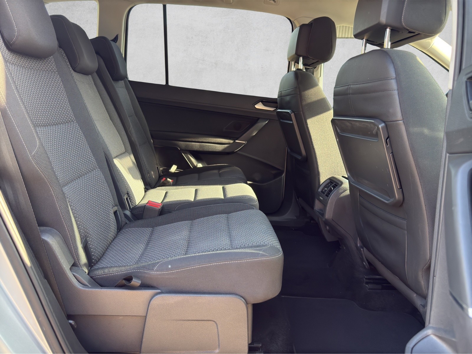 VW Touran 1.6 TDI BlueMotion Technology Comfortline DSG-image-15