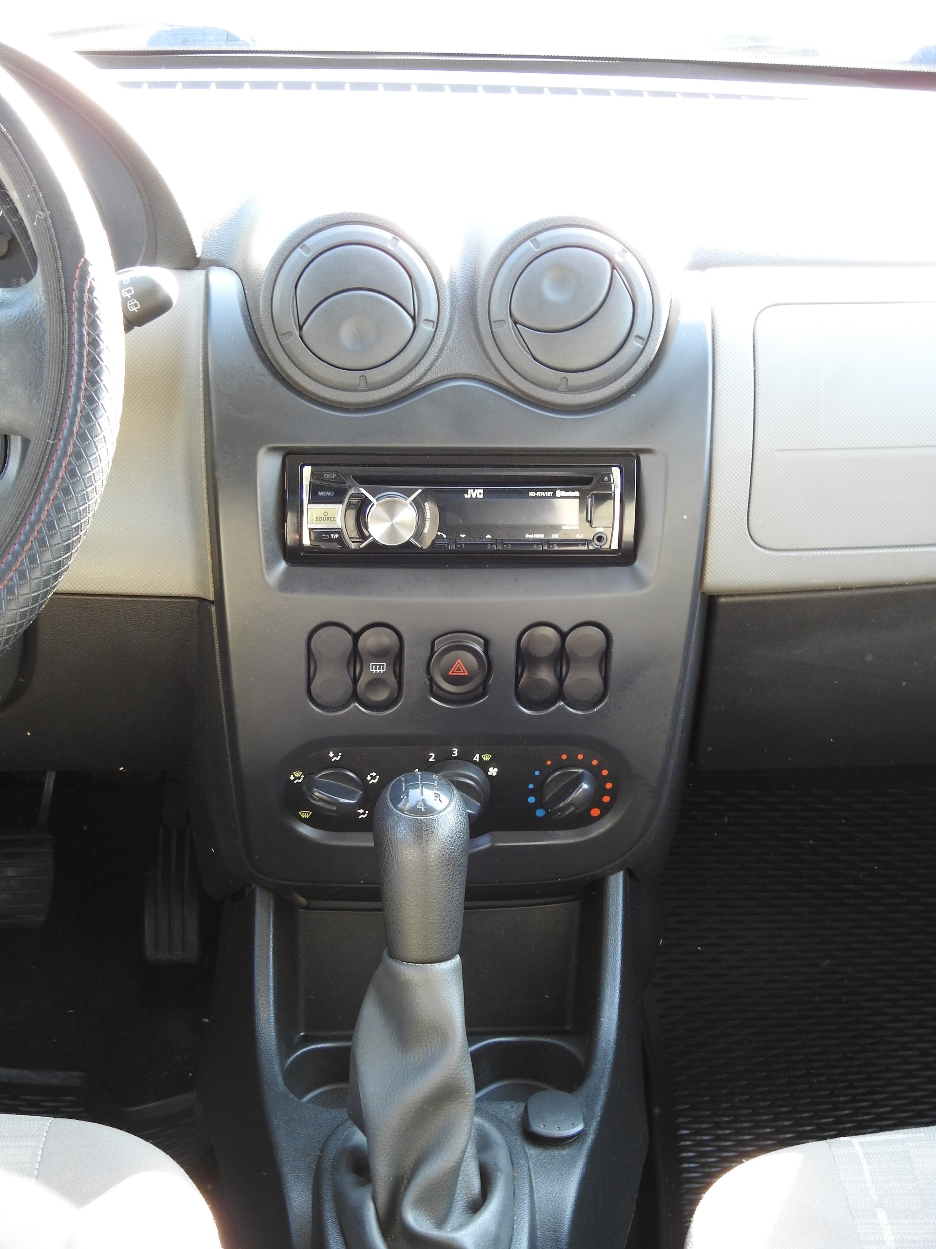 DACIA Sandero 1.2 Ambiance-image-16