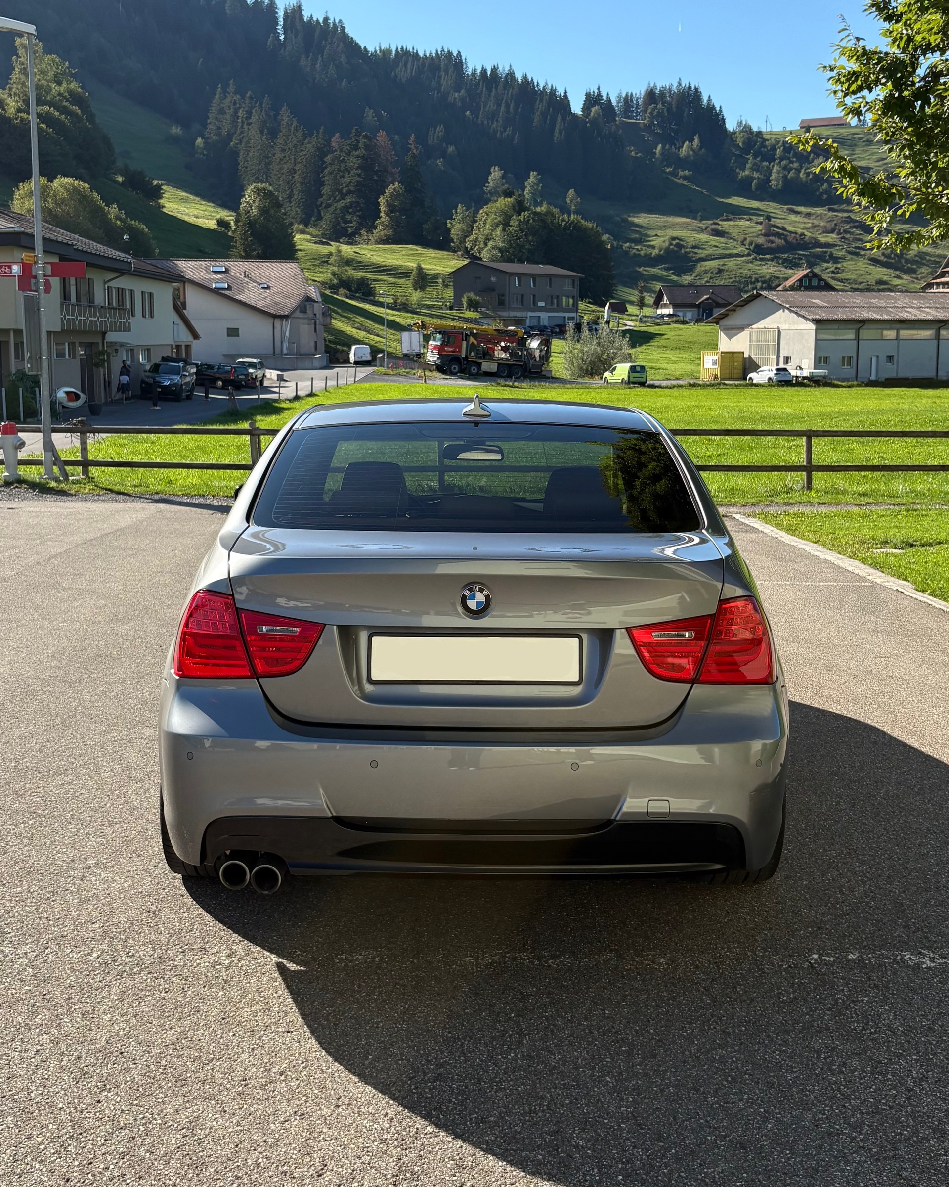 BMW 330d xDrive-image-4