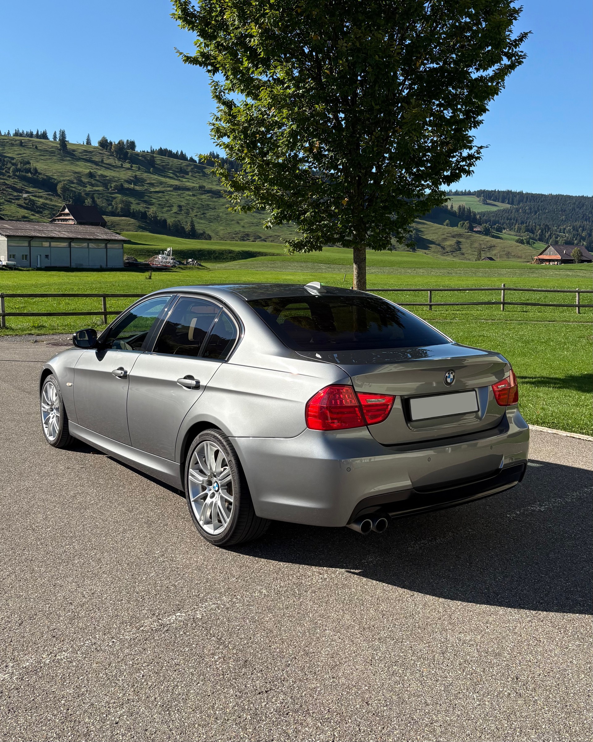 BMW 330d xDrive-image-3