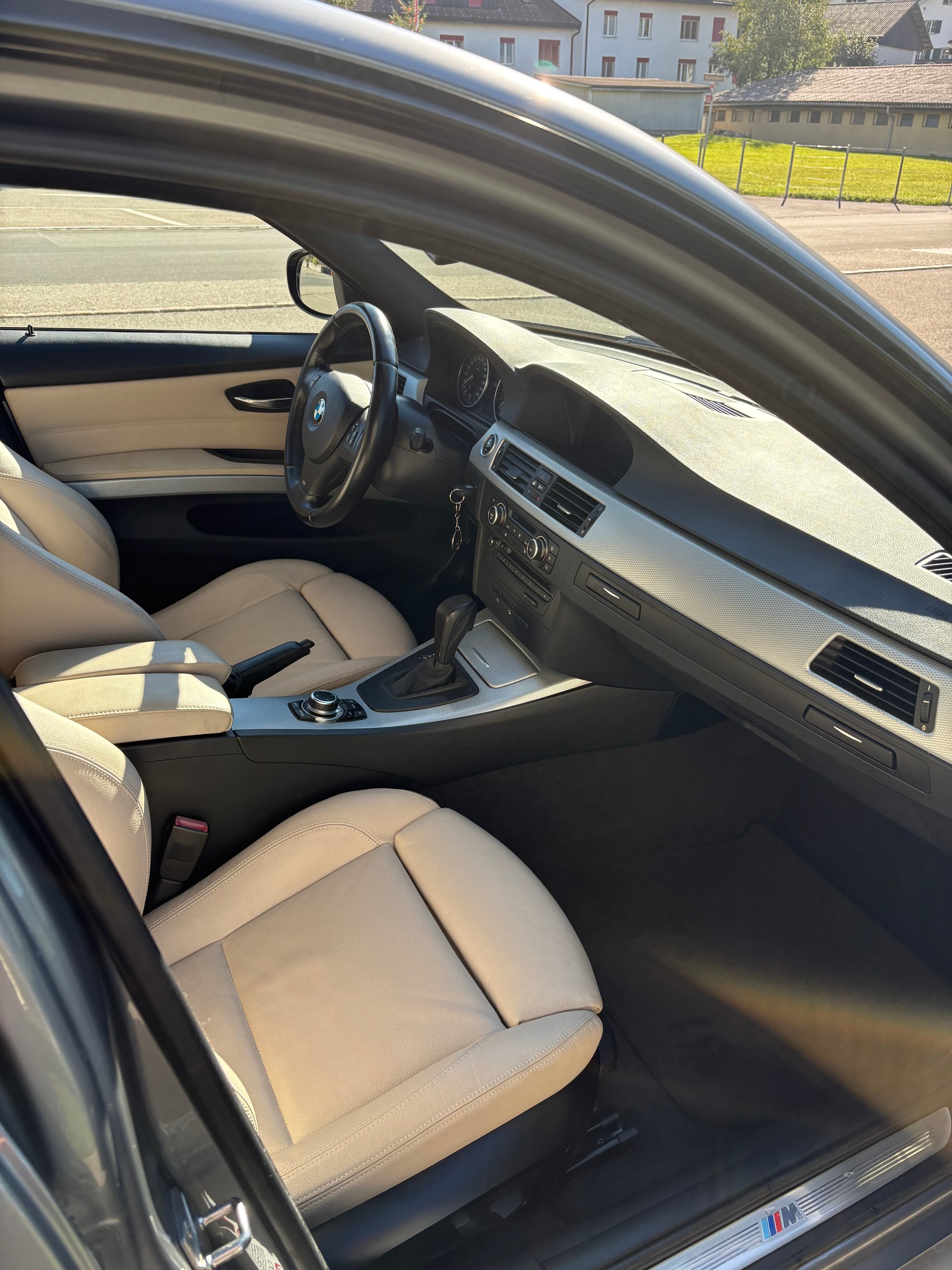 BMW 330d xDrive-image-7