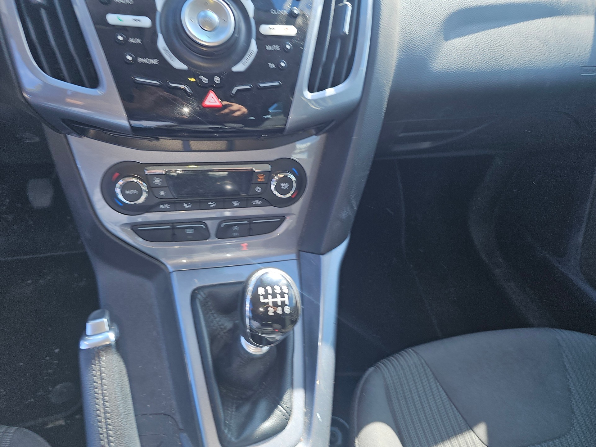 FORD Focus 1.0 SCTi Titanium-image-9