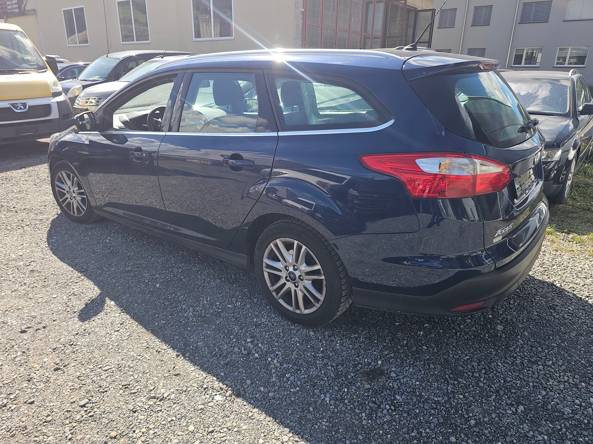 FORD Focus 1.0 SCTi Titanium-image-4