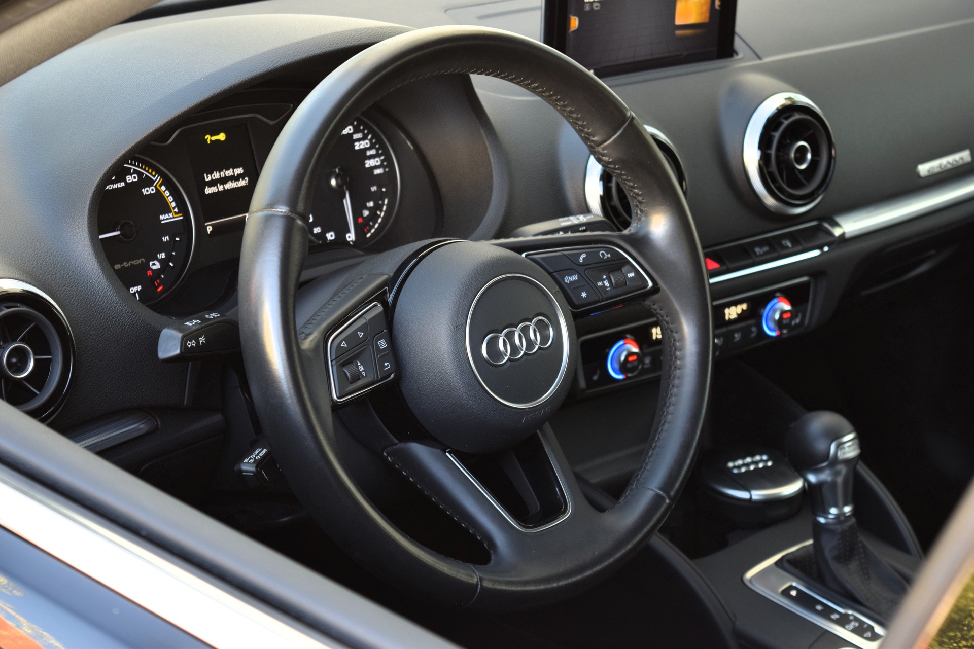 AUDI A3 Sportback 1.4 e-tron Sport S-tronic-image-9