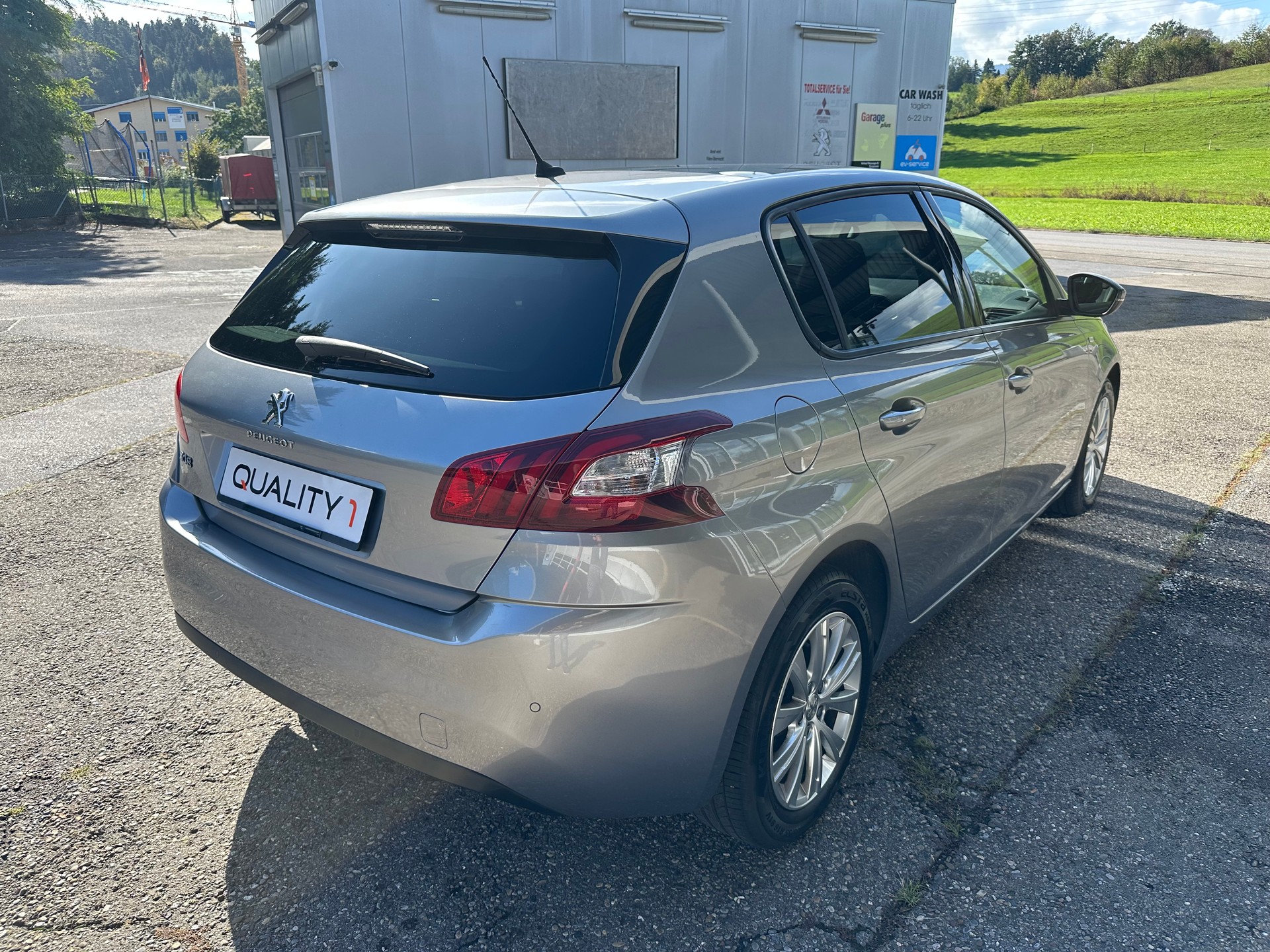 PEUGEOT 308 1.2 THP Style Automatic-image-16