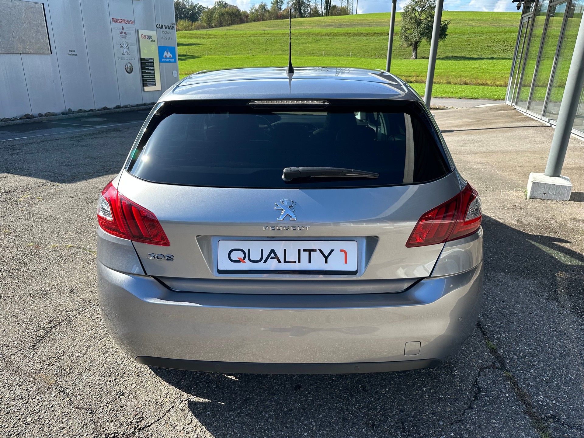 PEUGEOT 308 1.2 THP Style Automatic-image-17