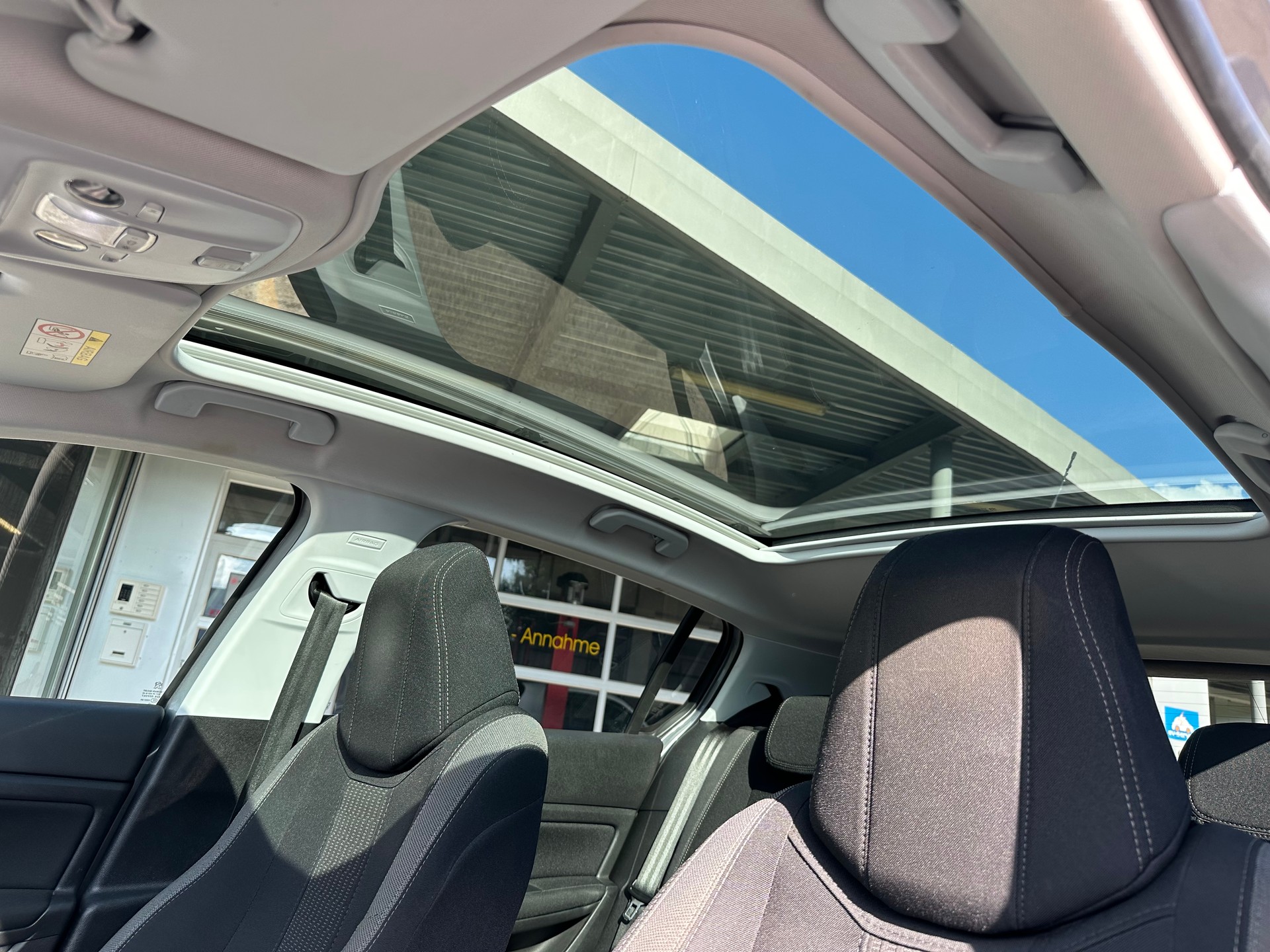 PEUGEOT 308 1.2 THP Style Automatic-image-6