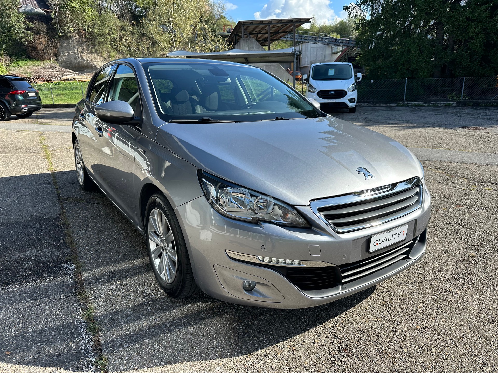 PEUGEOT 308 1.2 THP Style Automatic-image-2