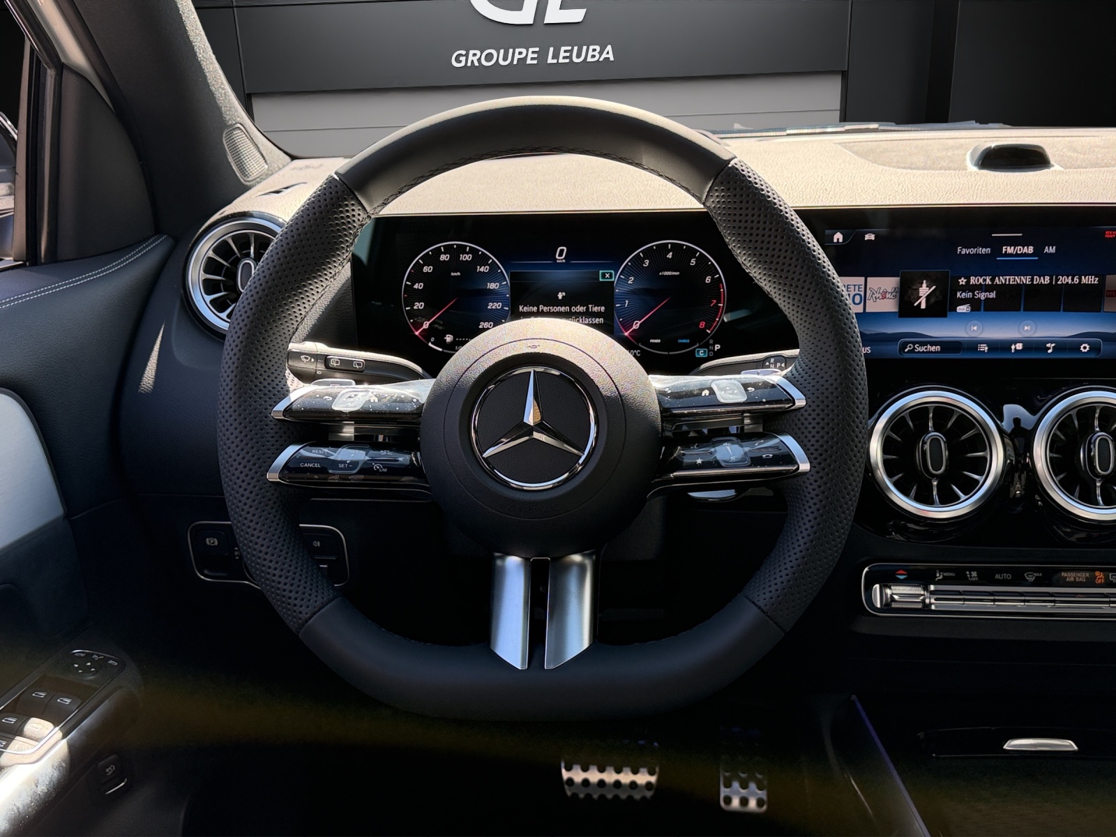 MERCEDES-BENZ GLA 200 Night Star 7G-DCT-image-10