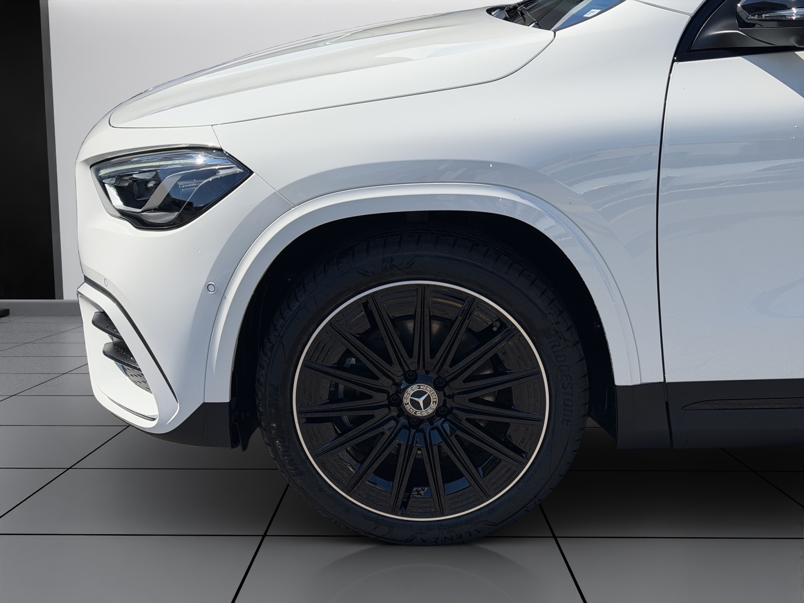 MERCEDES-BENZ GLA 200 Night Star 7G-DCT-image-6