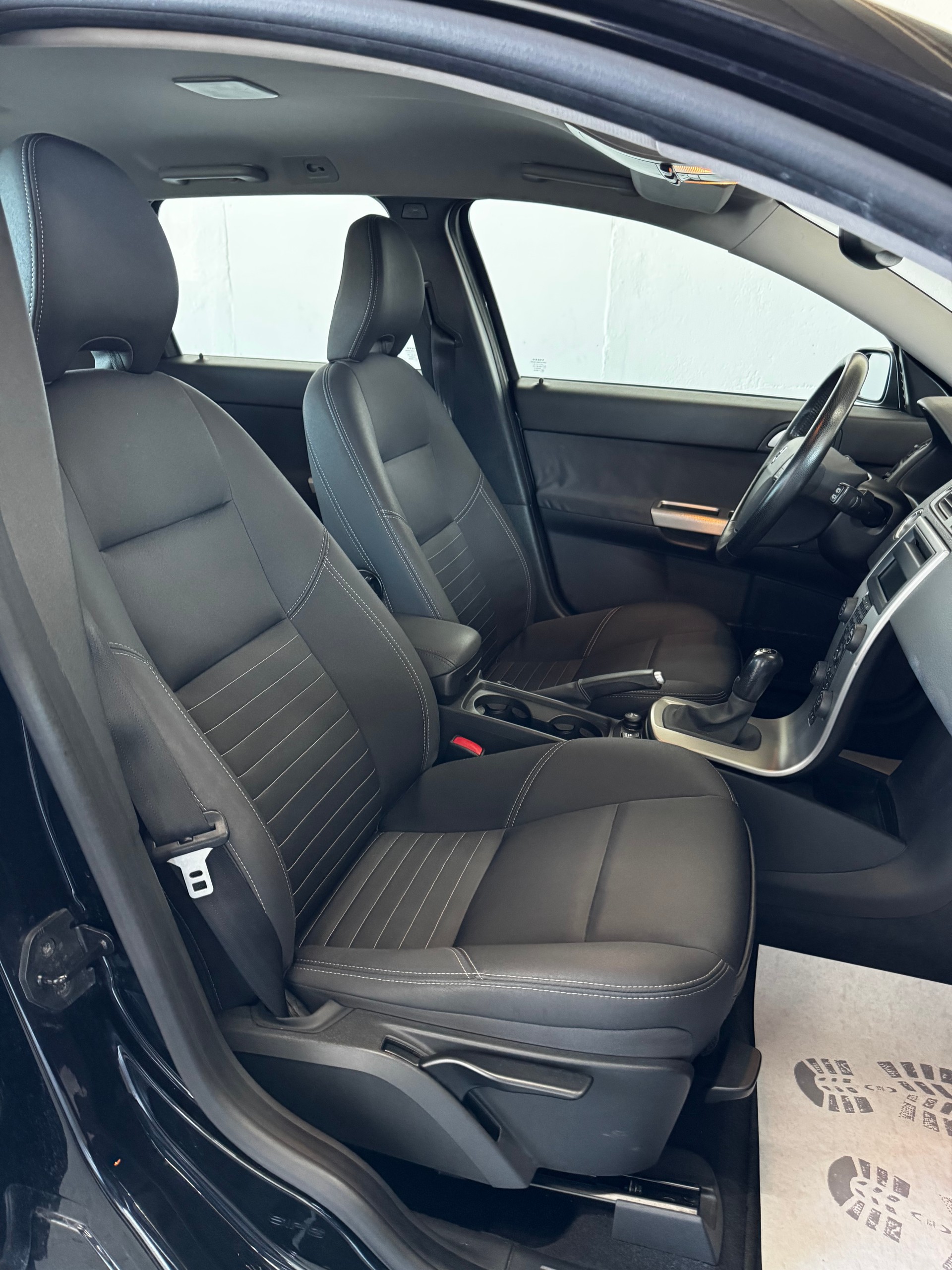 VOLVO V50 2.0D Momentum-image-19