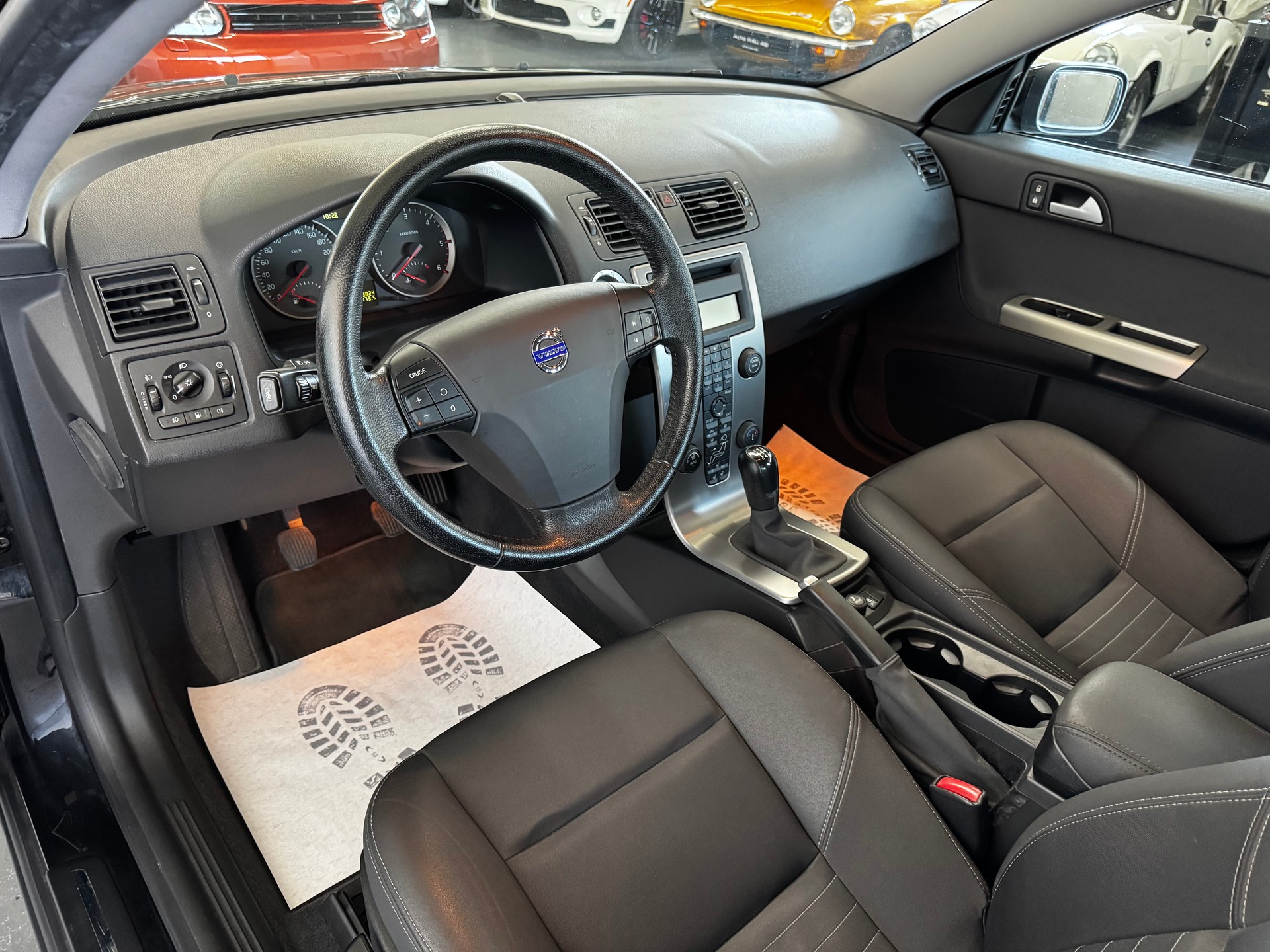 VOLVO V50 2.0D Momentum-image-13