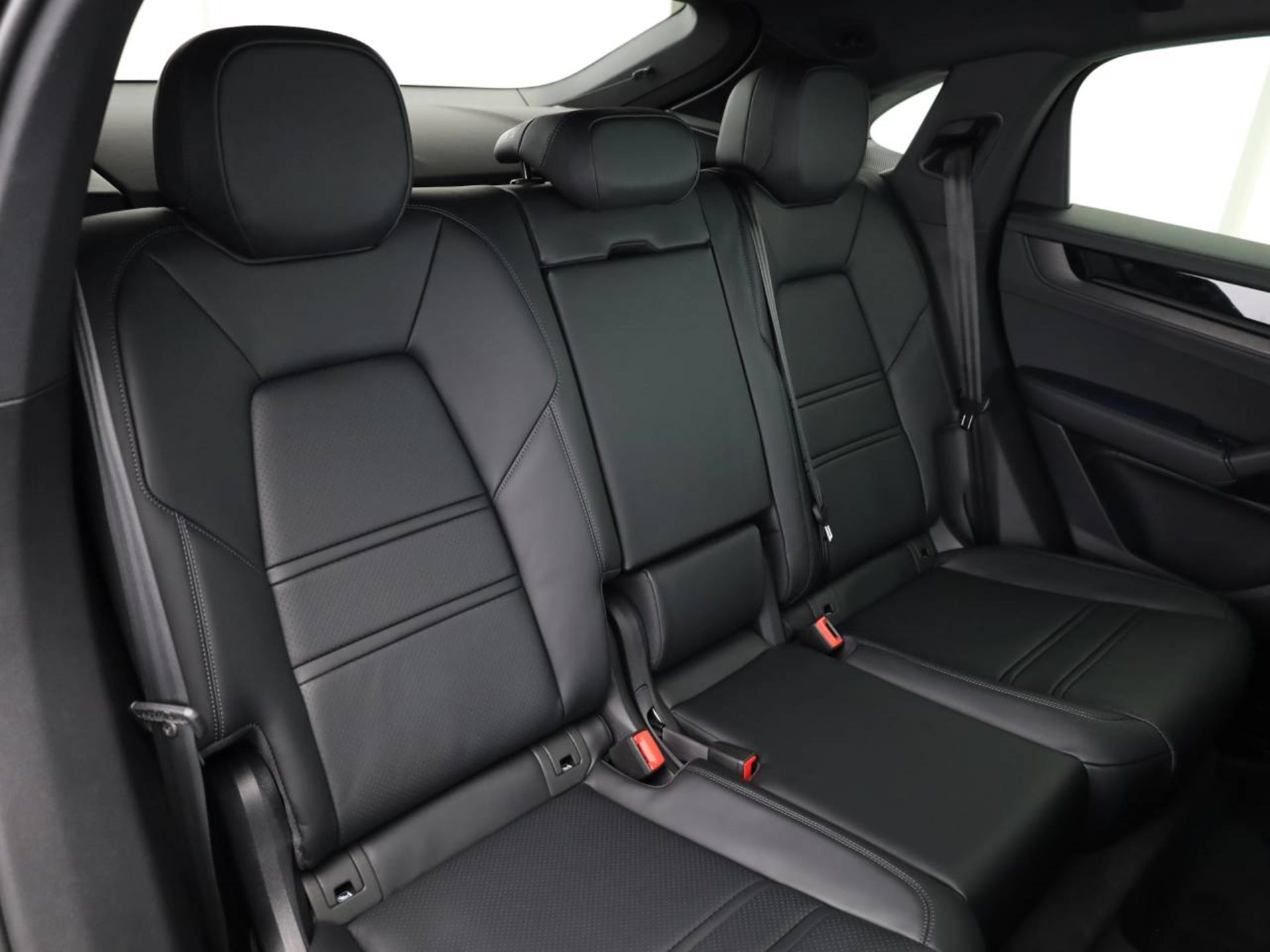 PORSCHE Cayenne Coupé Black Edition-image-19