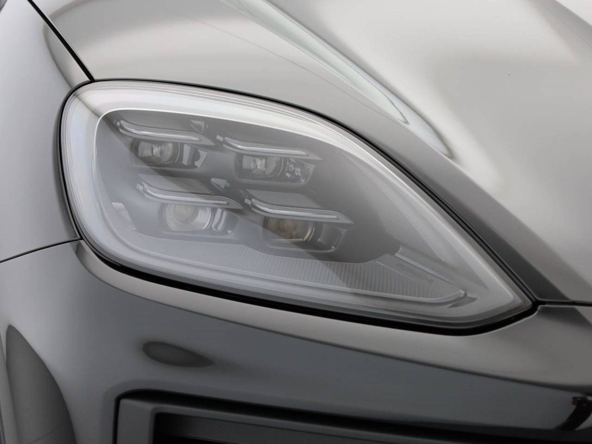PORSCHE Cayenne Coupé Black Edition-image-7