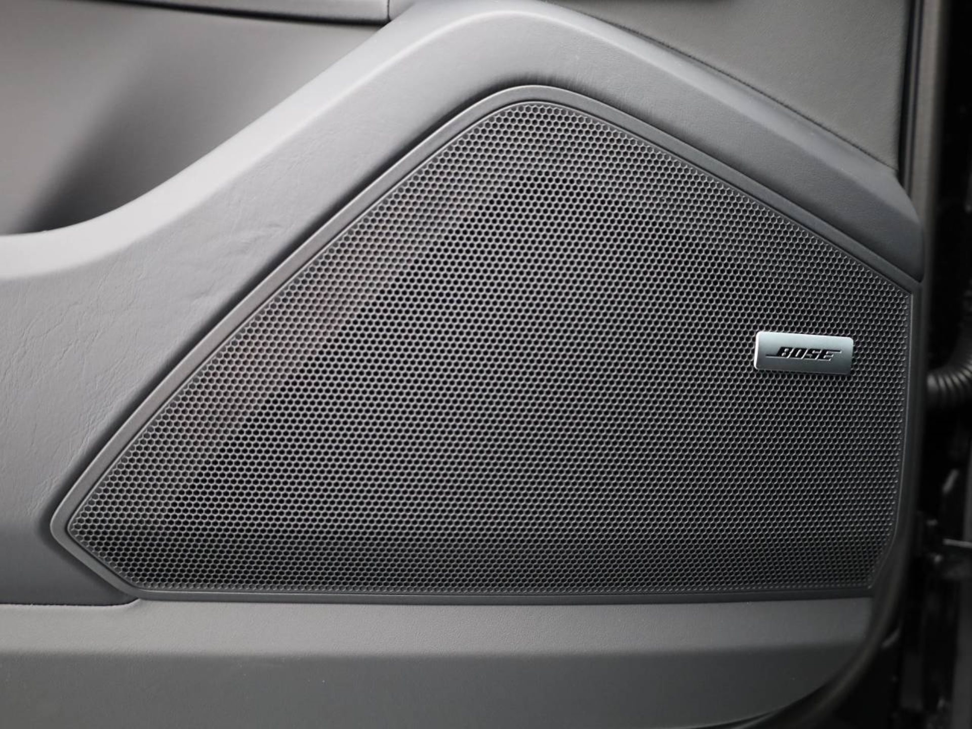 PORSCHE Cayenne Coupé Black Edition-image-17