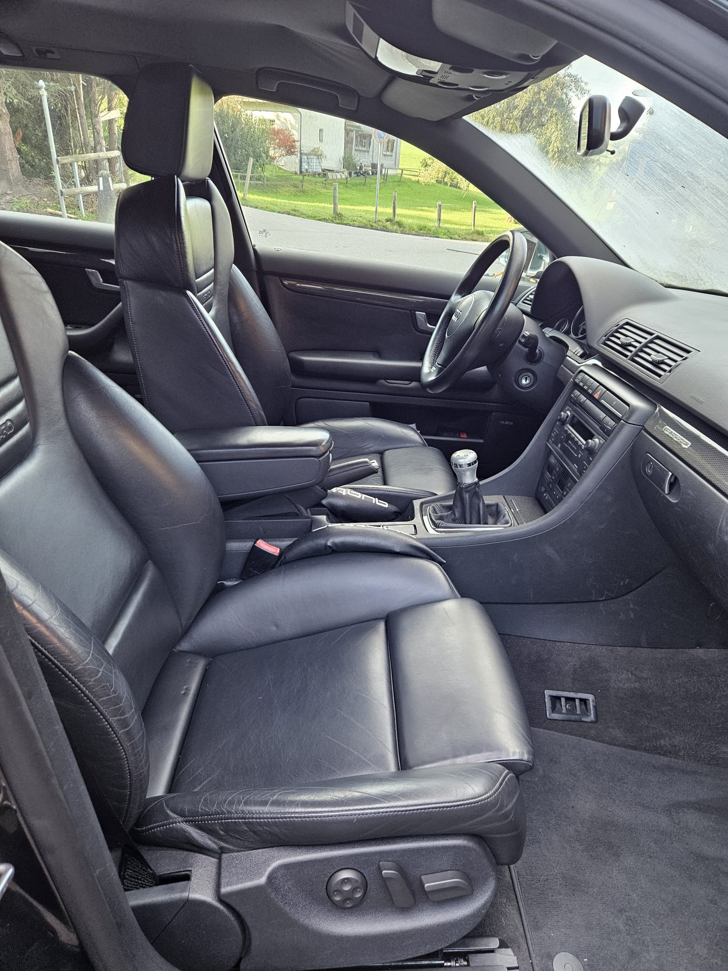 AUDI 4.2 V8 quattro-image-4