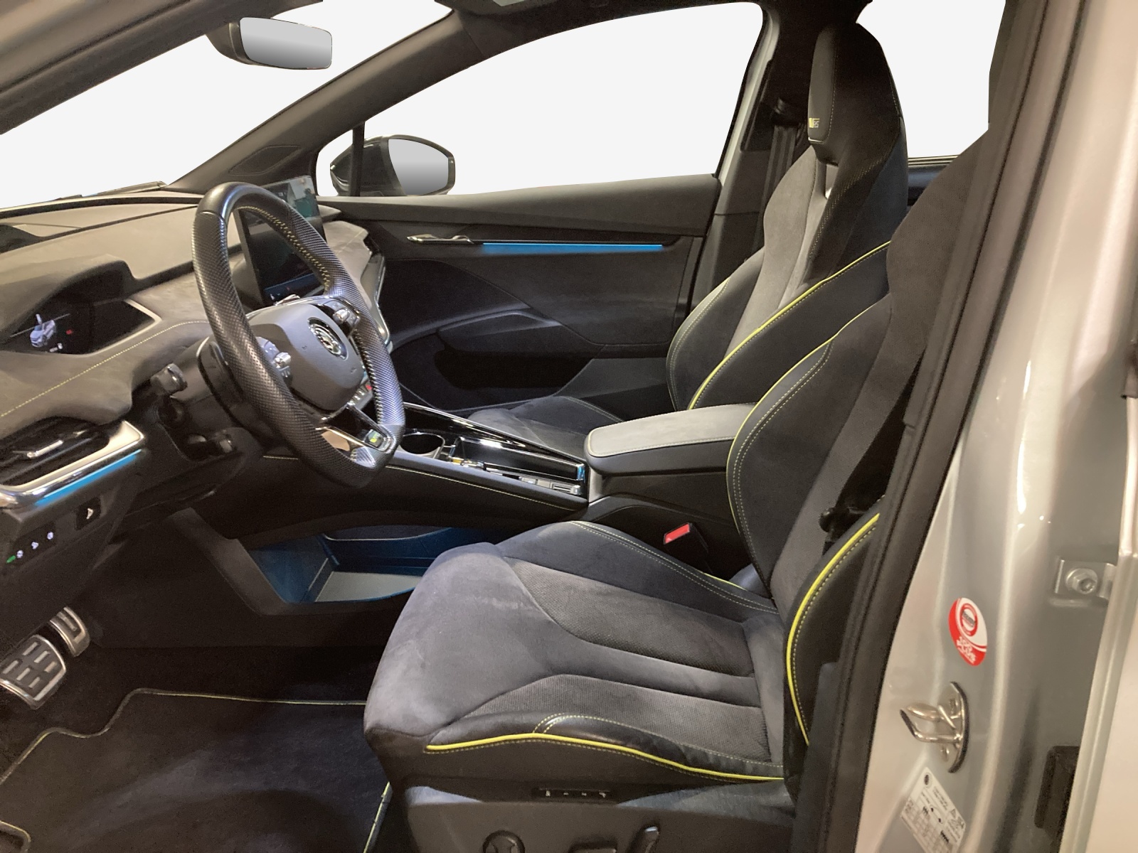 SKODA Enyaq iV 80x RS-image-8