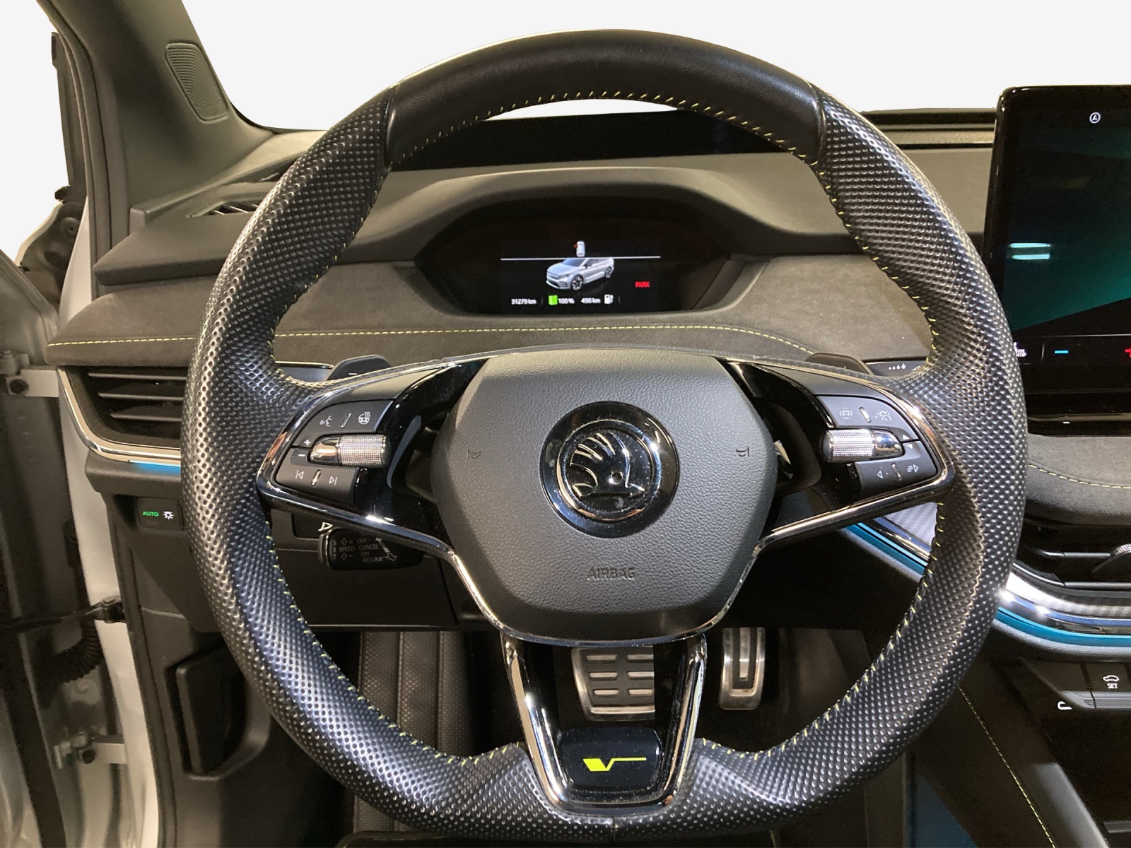 SKODA Enyaq iV 80x RS-image-10