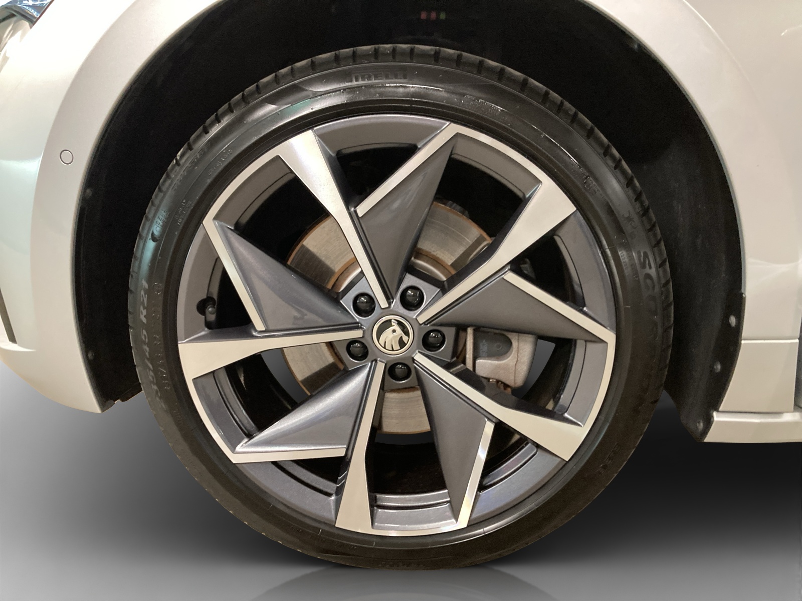 SKODA Enyaq iV 80x RS-image-16