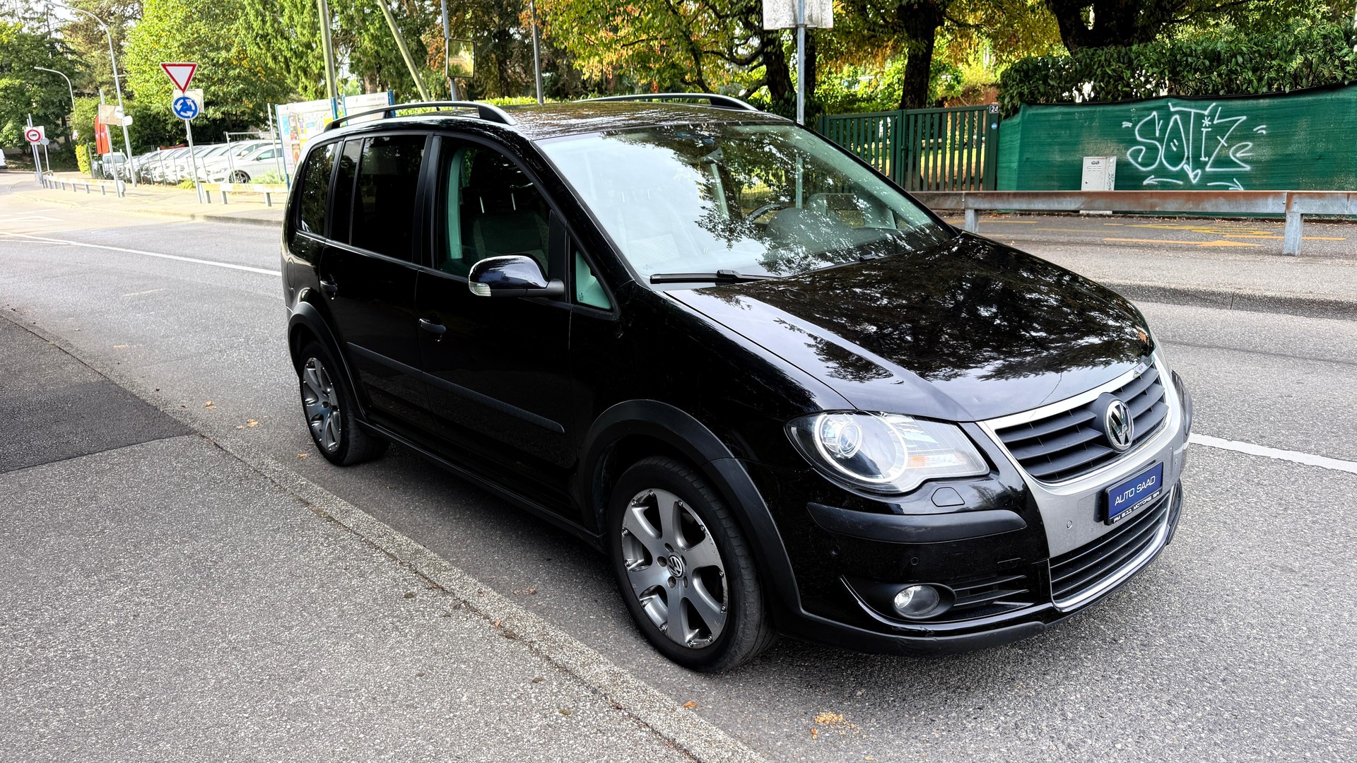 VW CrossTouran 1.4 TSI DSG-image-1
