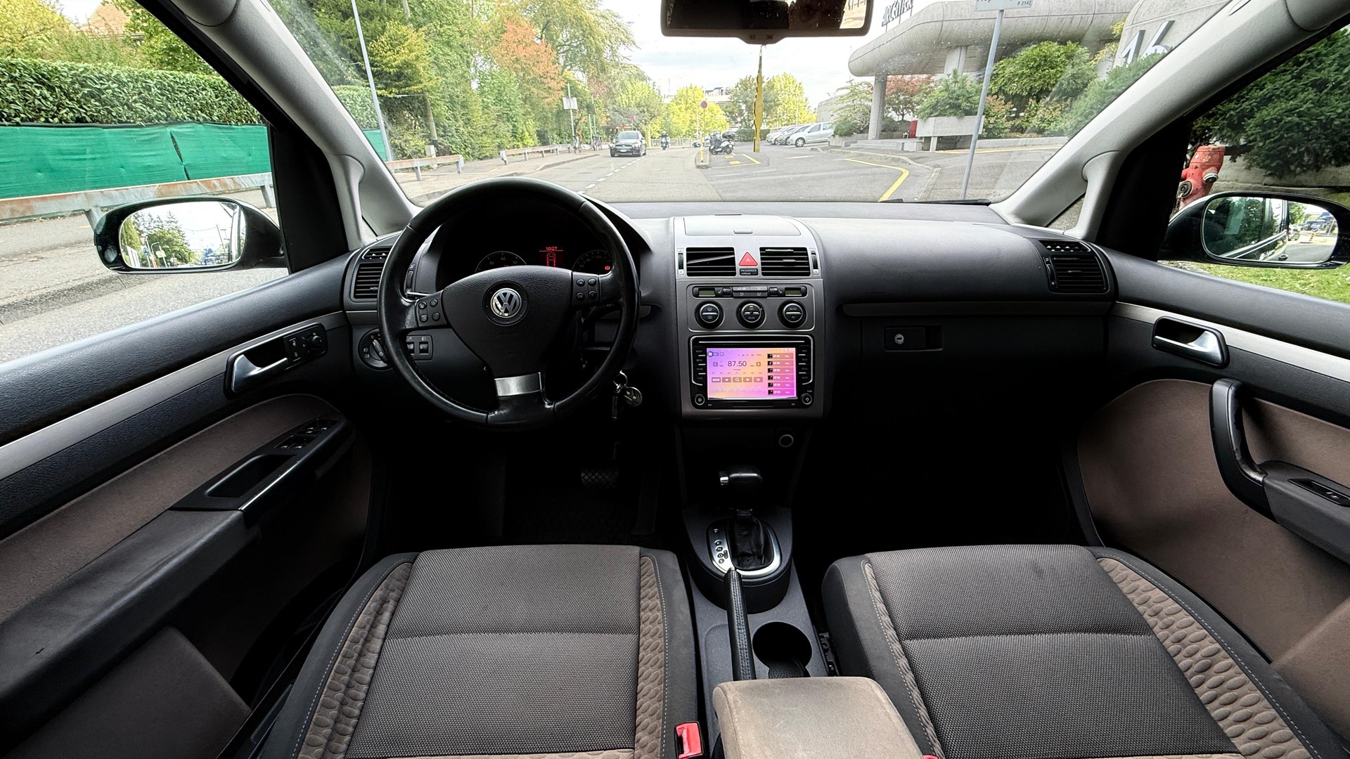 VW CrossTouran 1.4 TSI DSG-image-8