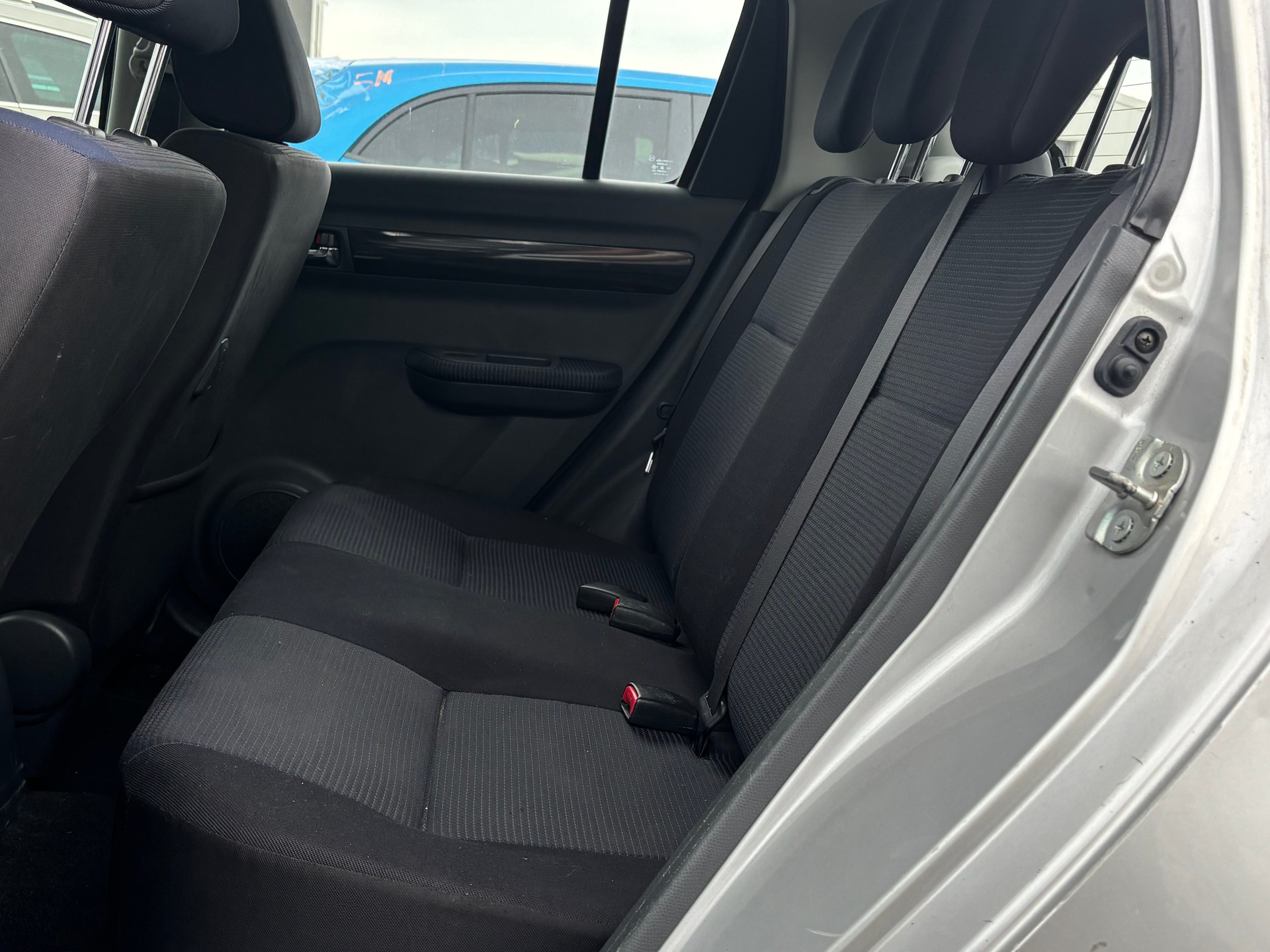 SUZUKI Swift 1.3i 16V GL Top 4x4-image-6