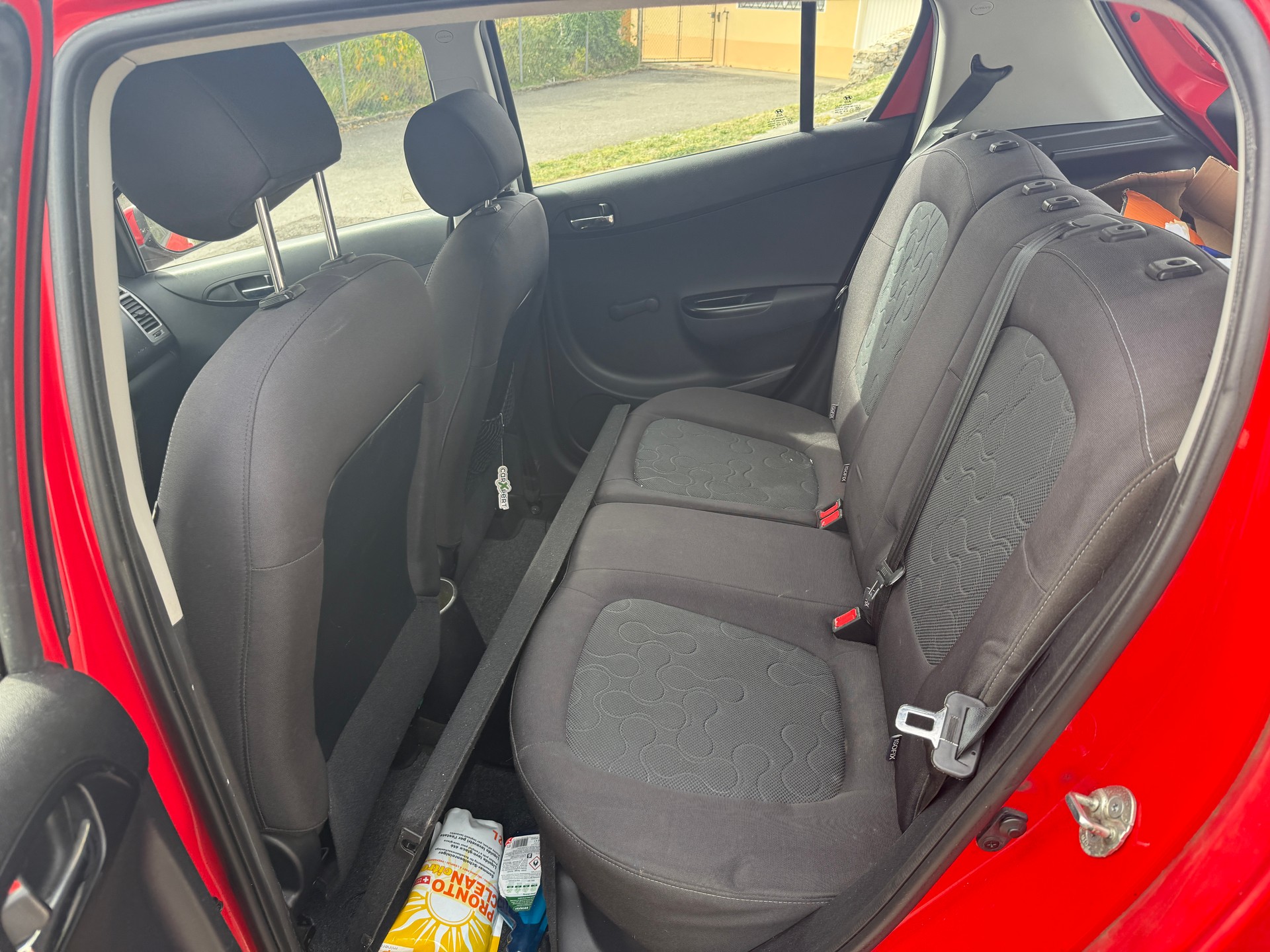 HYUNDAI i20 1.4 Swiss Plus Edition-image-8