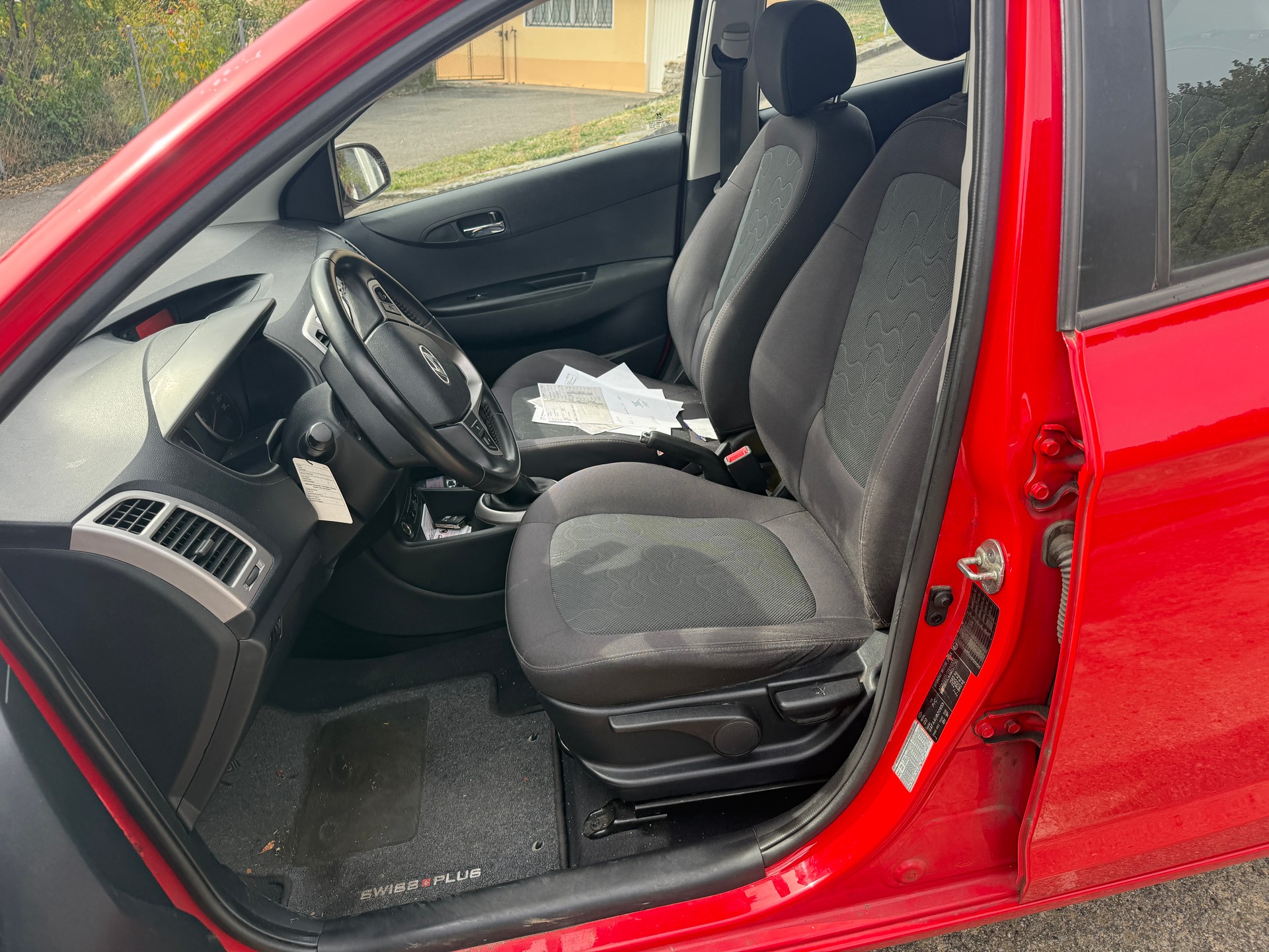 HYUNDAI i20 1.4 Swiss Plus Edition-image-10