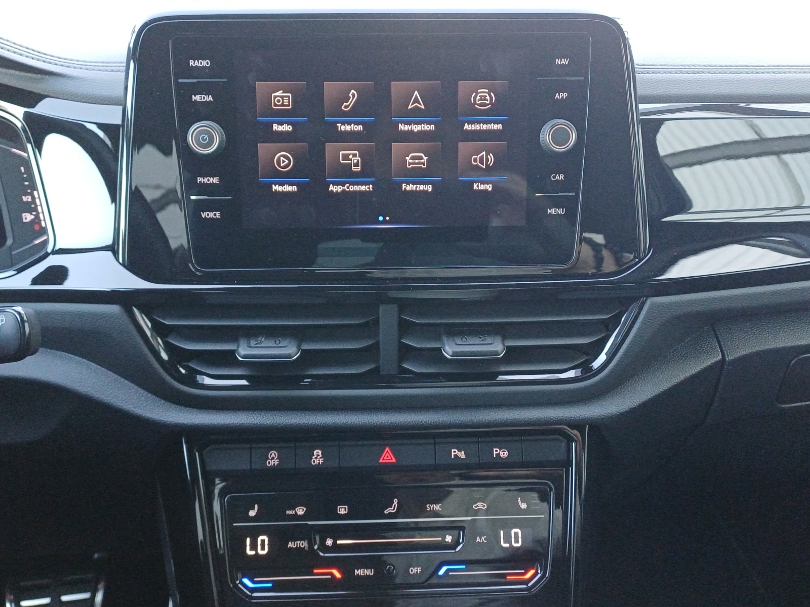 VW T-Roc 2.0 TSI R DSG 4Motion-image-10