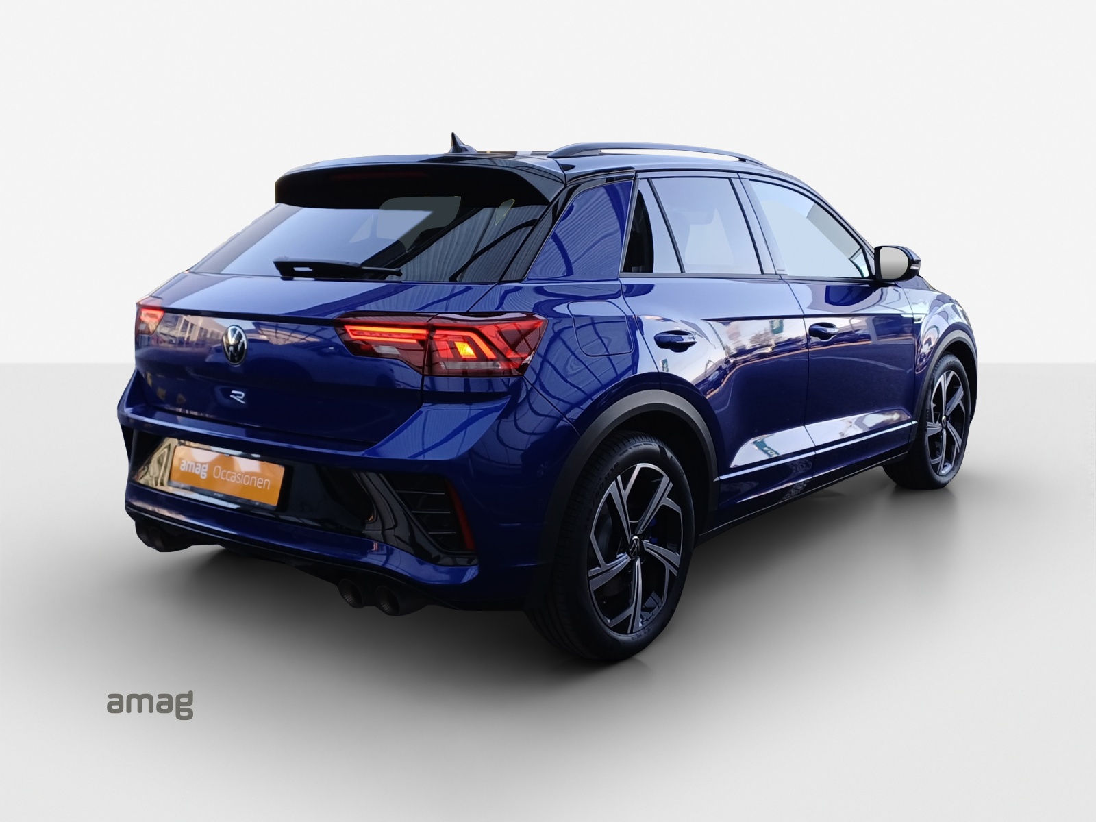 VW T-Roc 2.0 TSI R DSG 4Motion-image-4