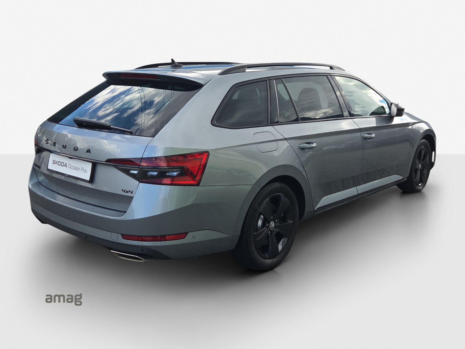SKODA Superb Combi 2.0 TSI SportLine 4x4 DSG-image-4